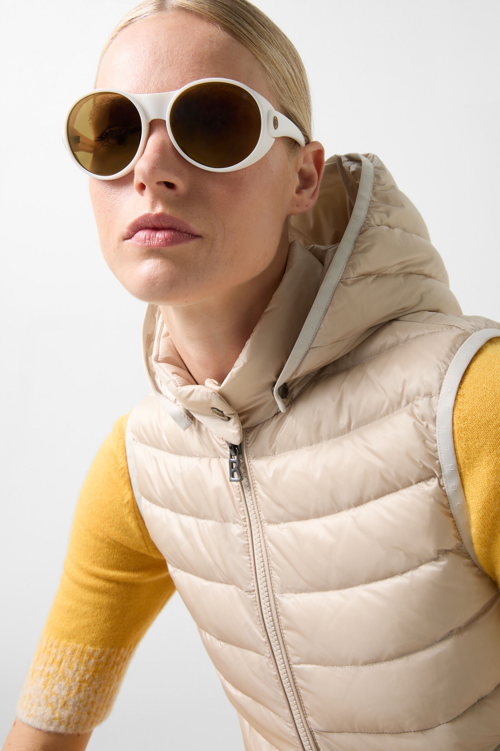 Tayra Lightweight down vest in Sand - 5
