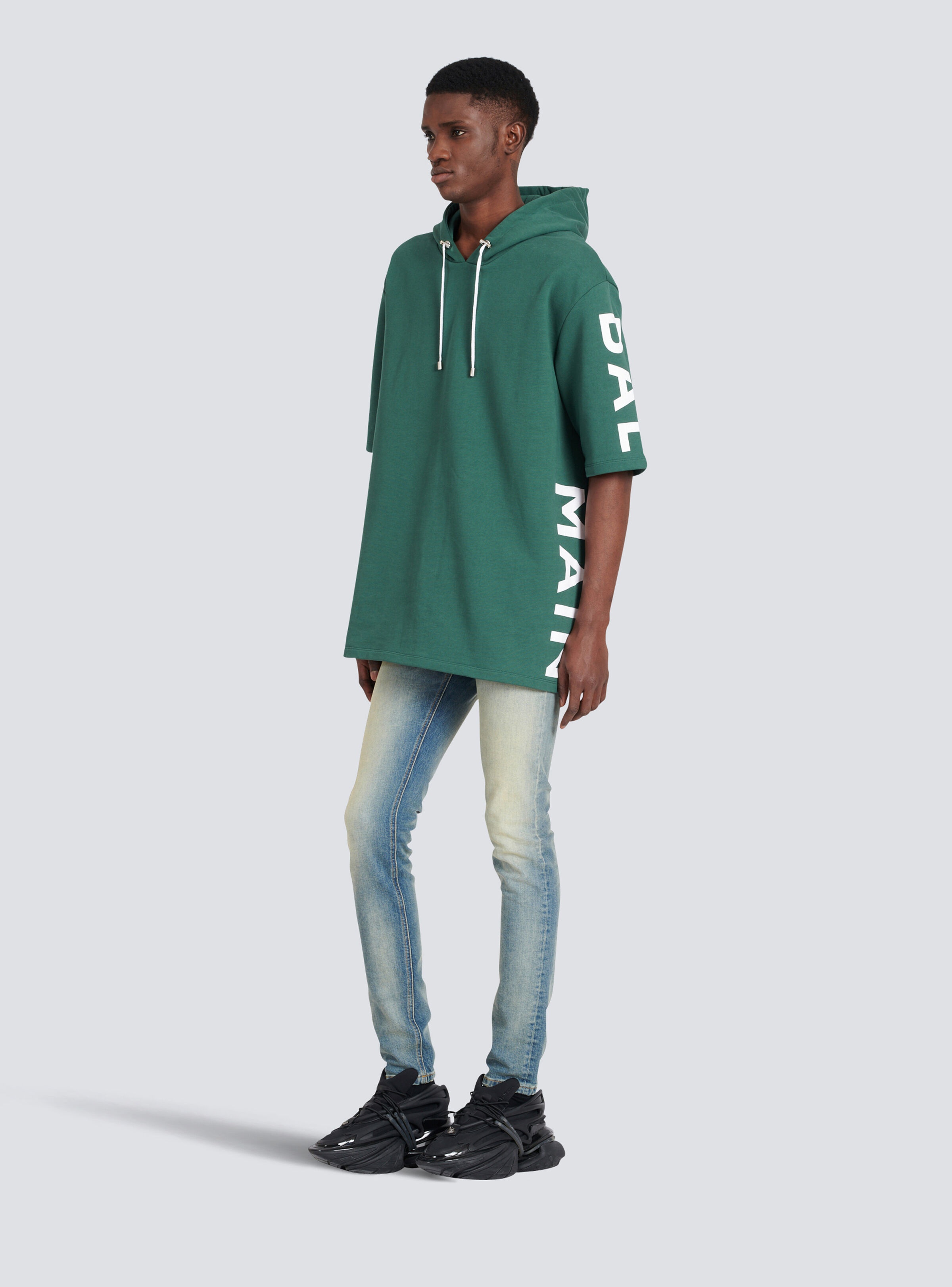 Oversized eco-designed cotton hooded sweatshirt with Balmain logo print - 2