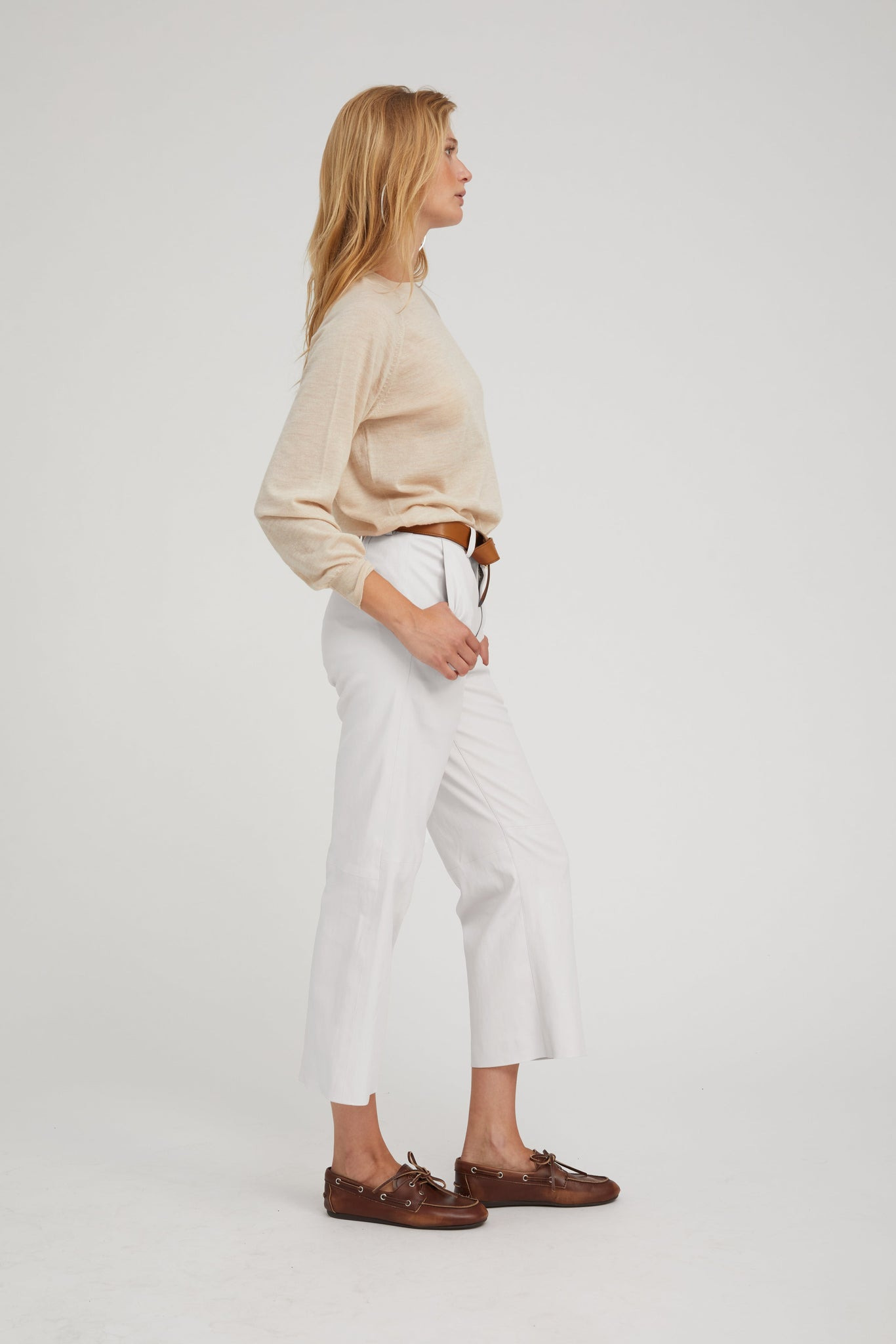WHITE LEATHER CROPPED TROUSERS - 4