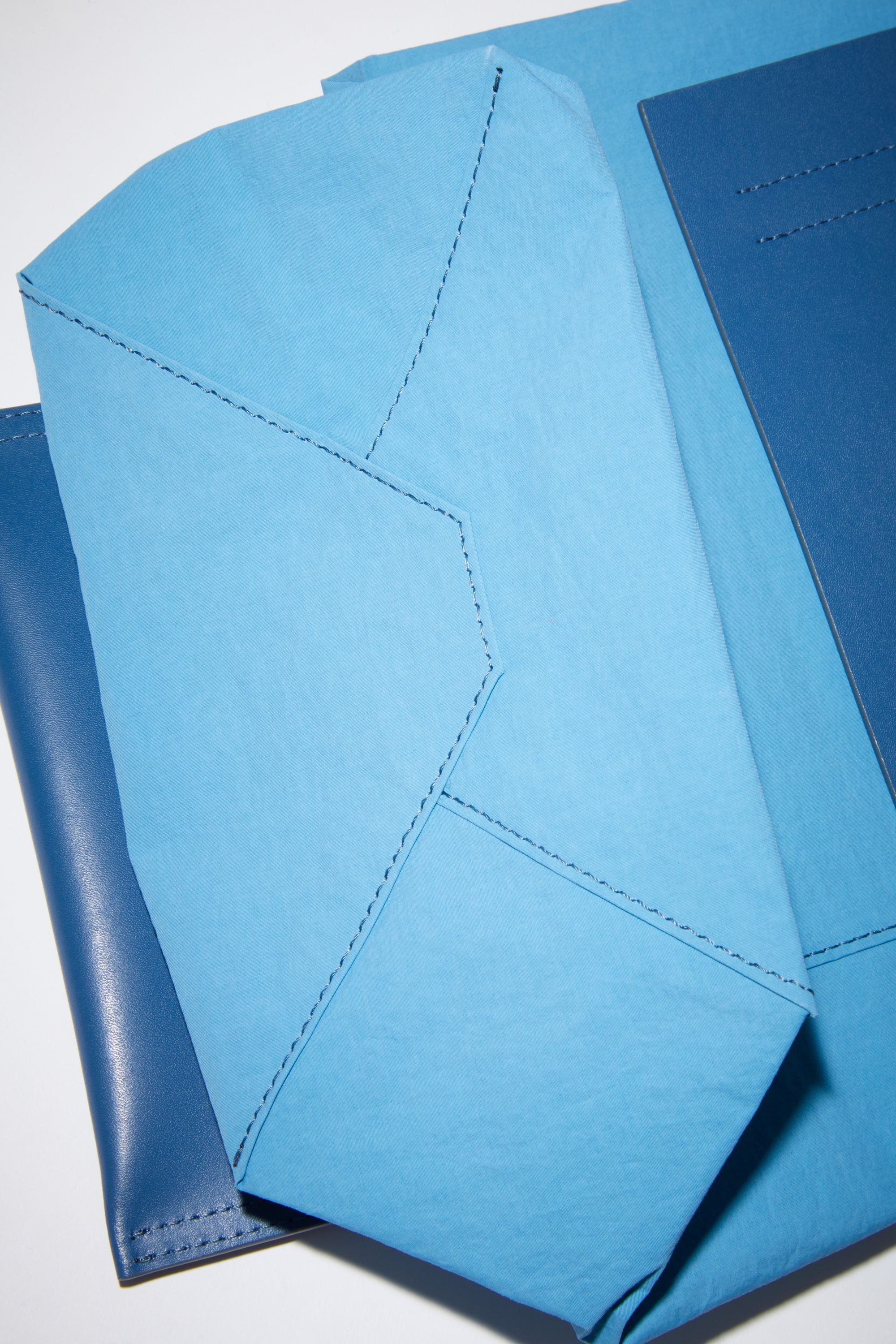 Papery Nylon tote bag - Powder blue/blue - 5