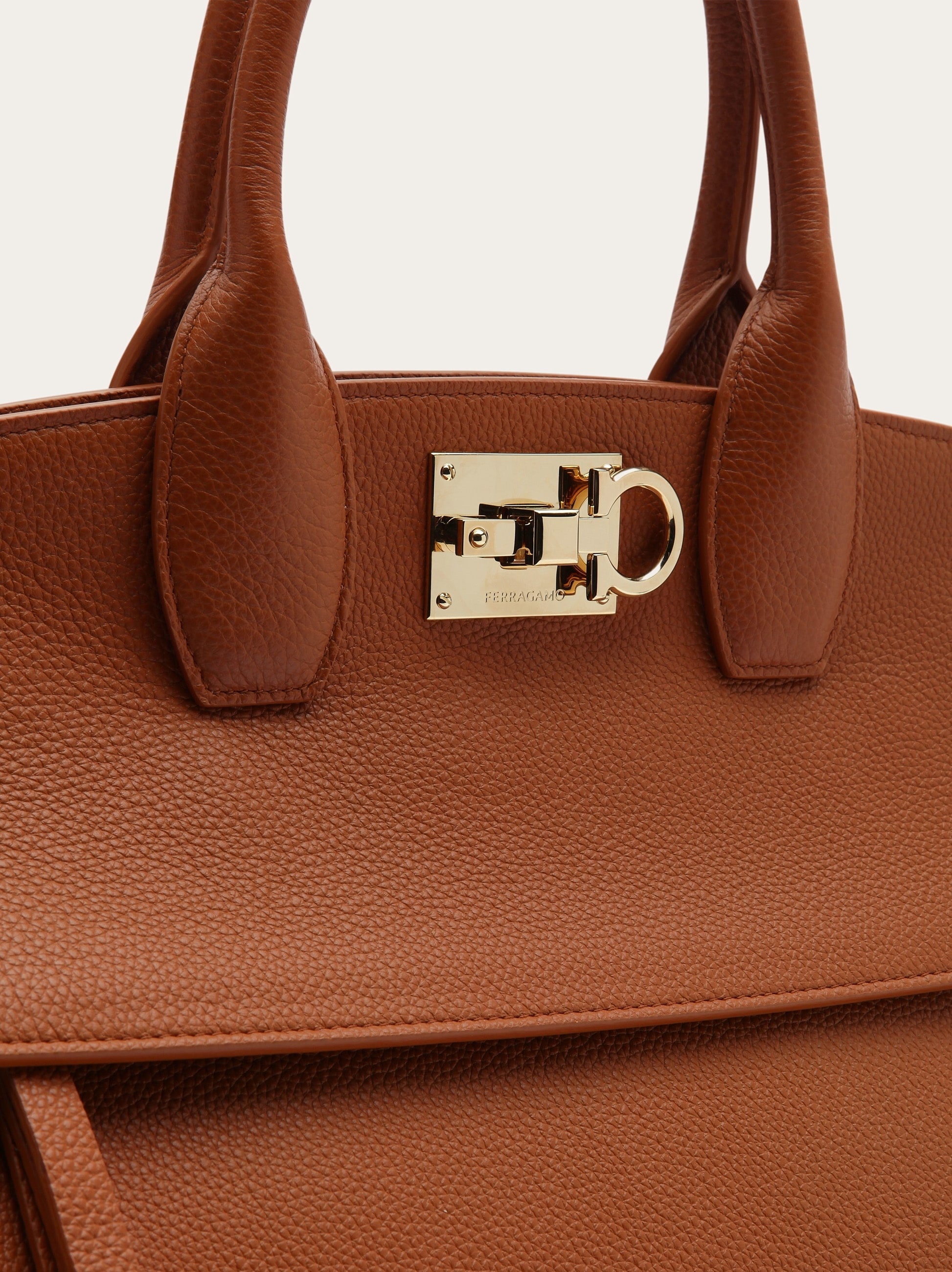 Ferragamo Studio Soft bag (L) - 8