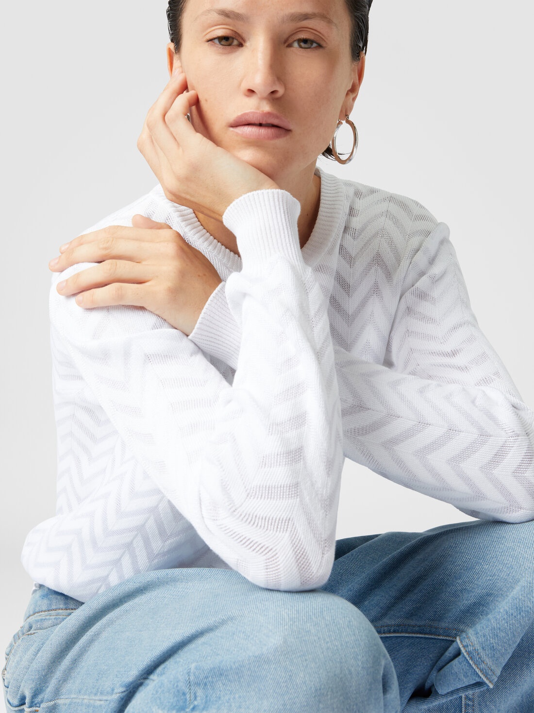 Tone-on-tone chevron crewneck sweater - 5
