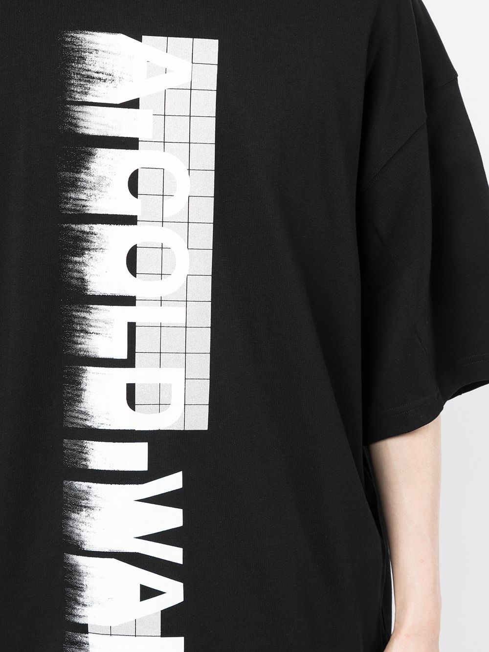 blurred logo-print T-shirt - 5