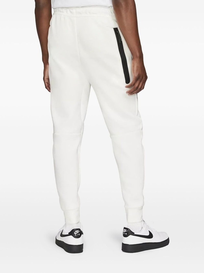 Nike Tech Fleece joggers outlook