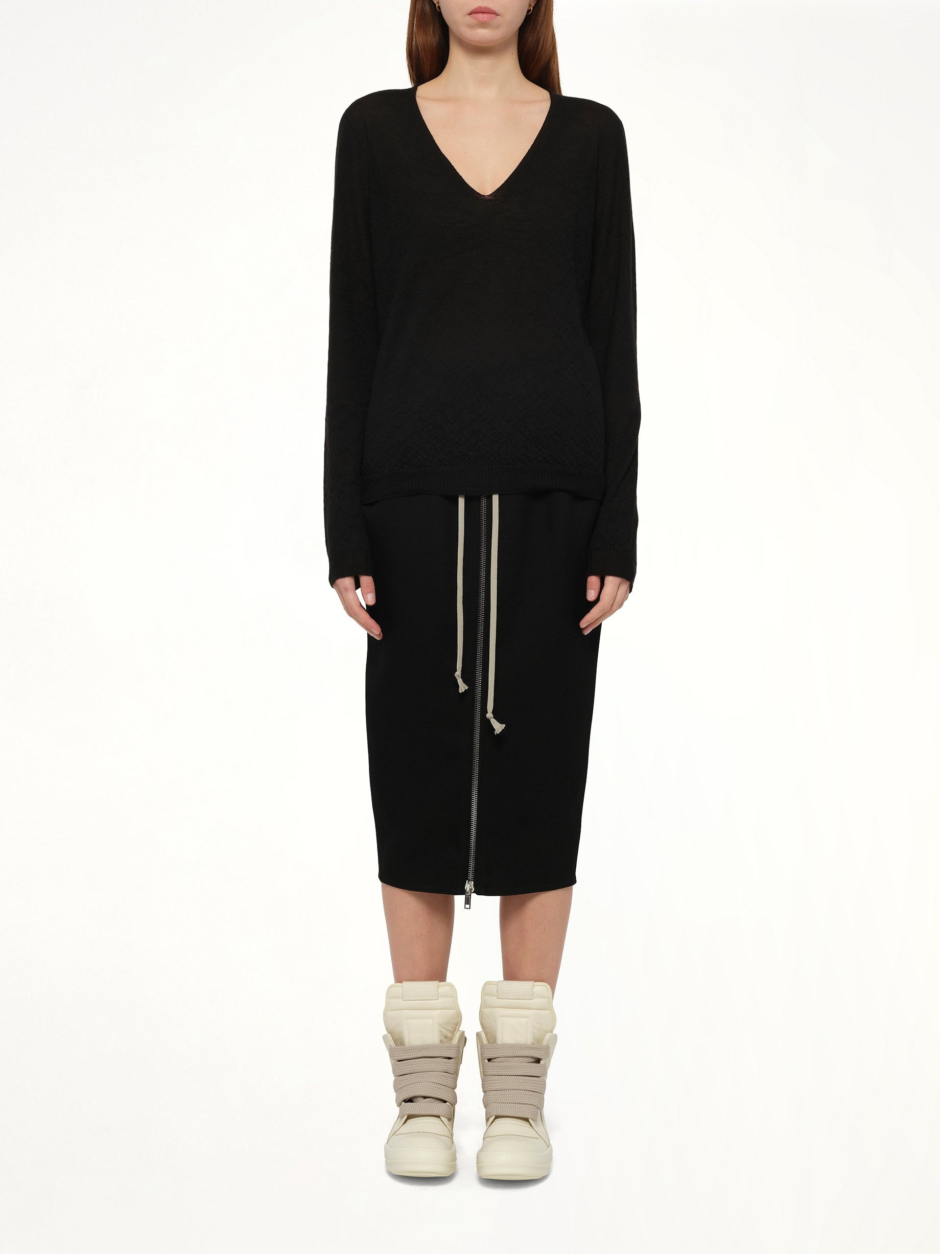 Cashmere V-Neck Pull in Black - 7