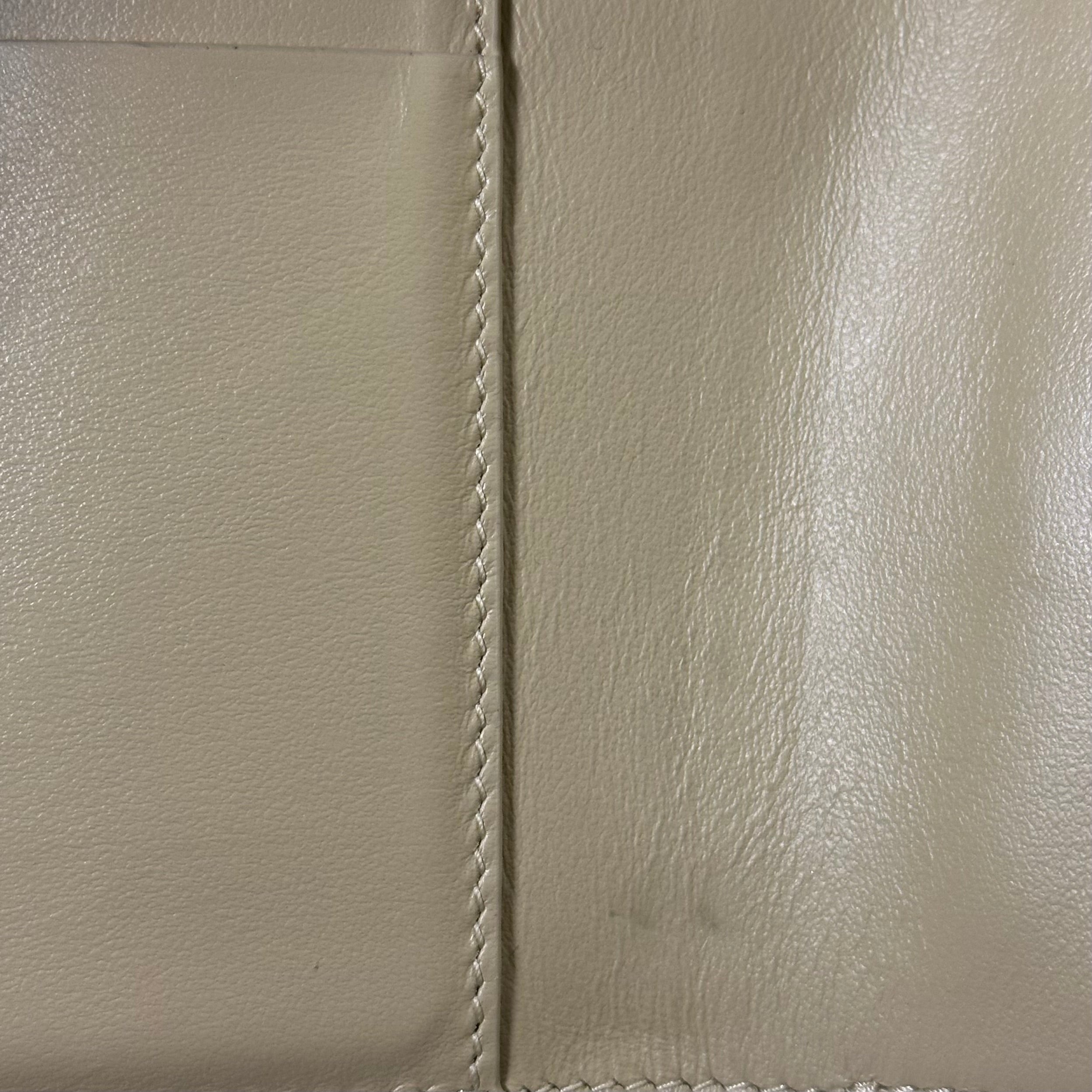 BOTTEGA VENETA Leather Zip Trifold Wallet - 11