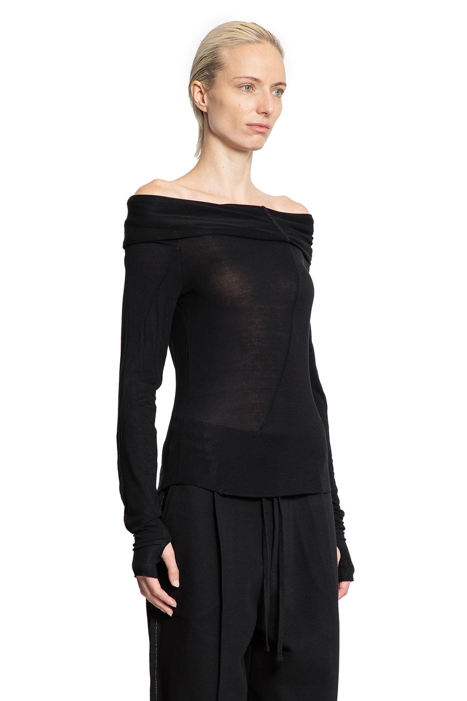 Off-Shoulder-Top-With-Hand-Gaiters - 2