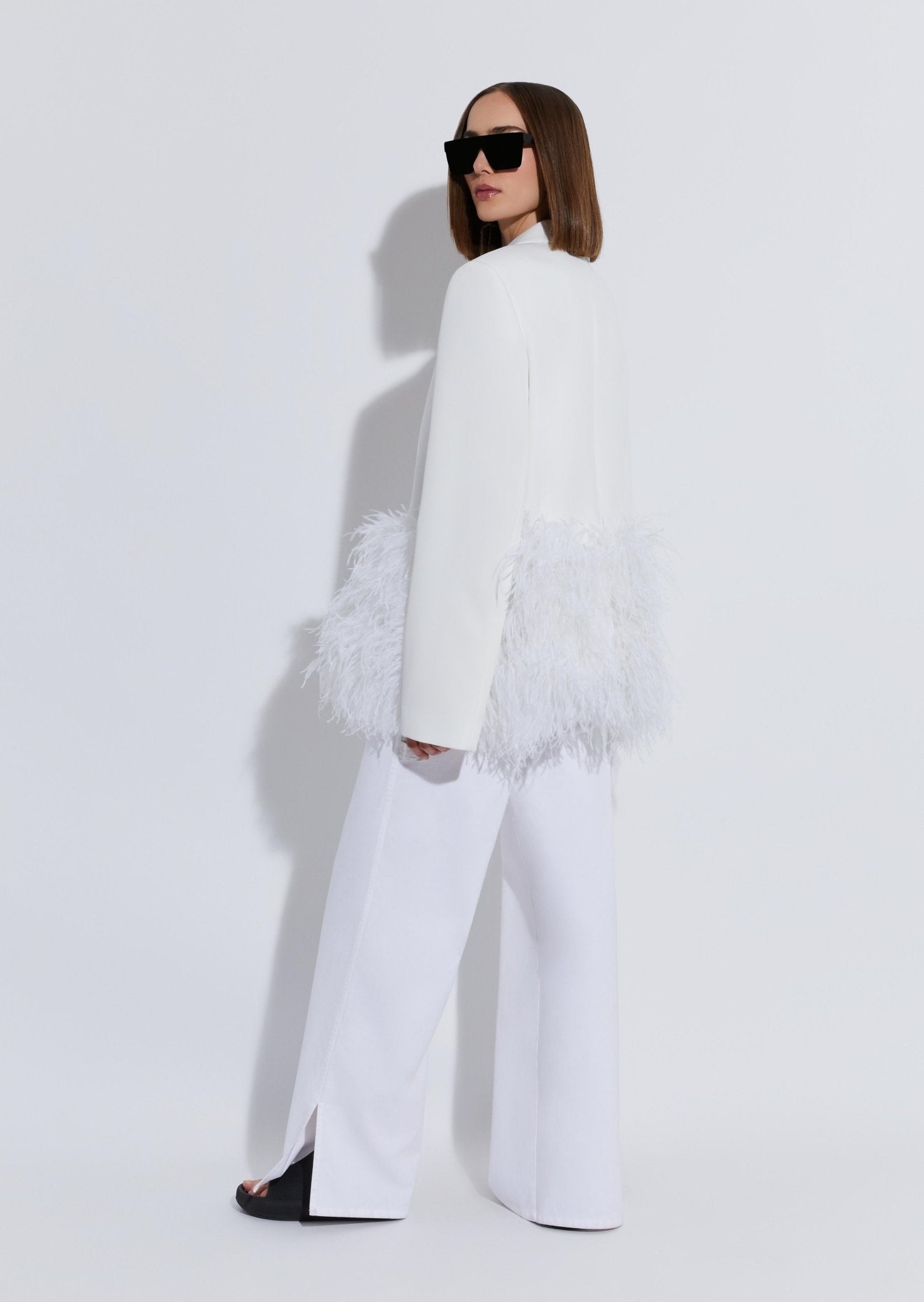 Matte Crepe Feather Embroidery Relaxed Blazer - 3