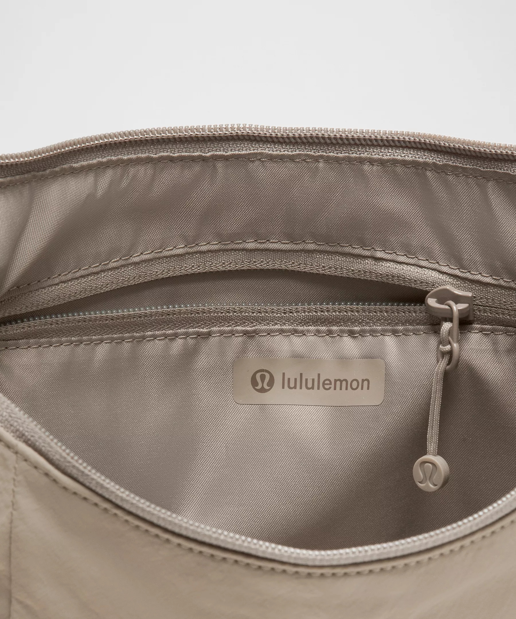 Slouchy Sling Bag 6L - 4