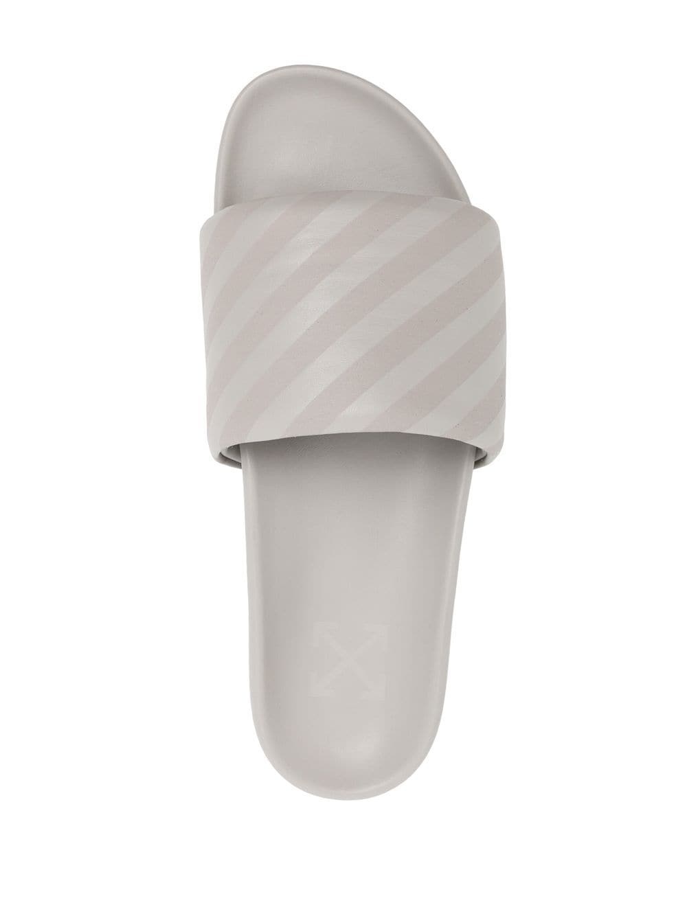 Diag-stripe slides - 4