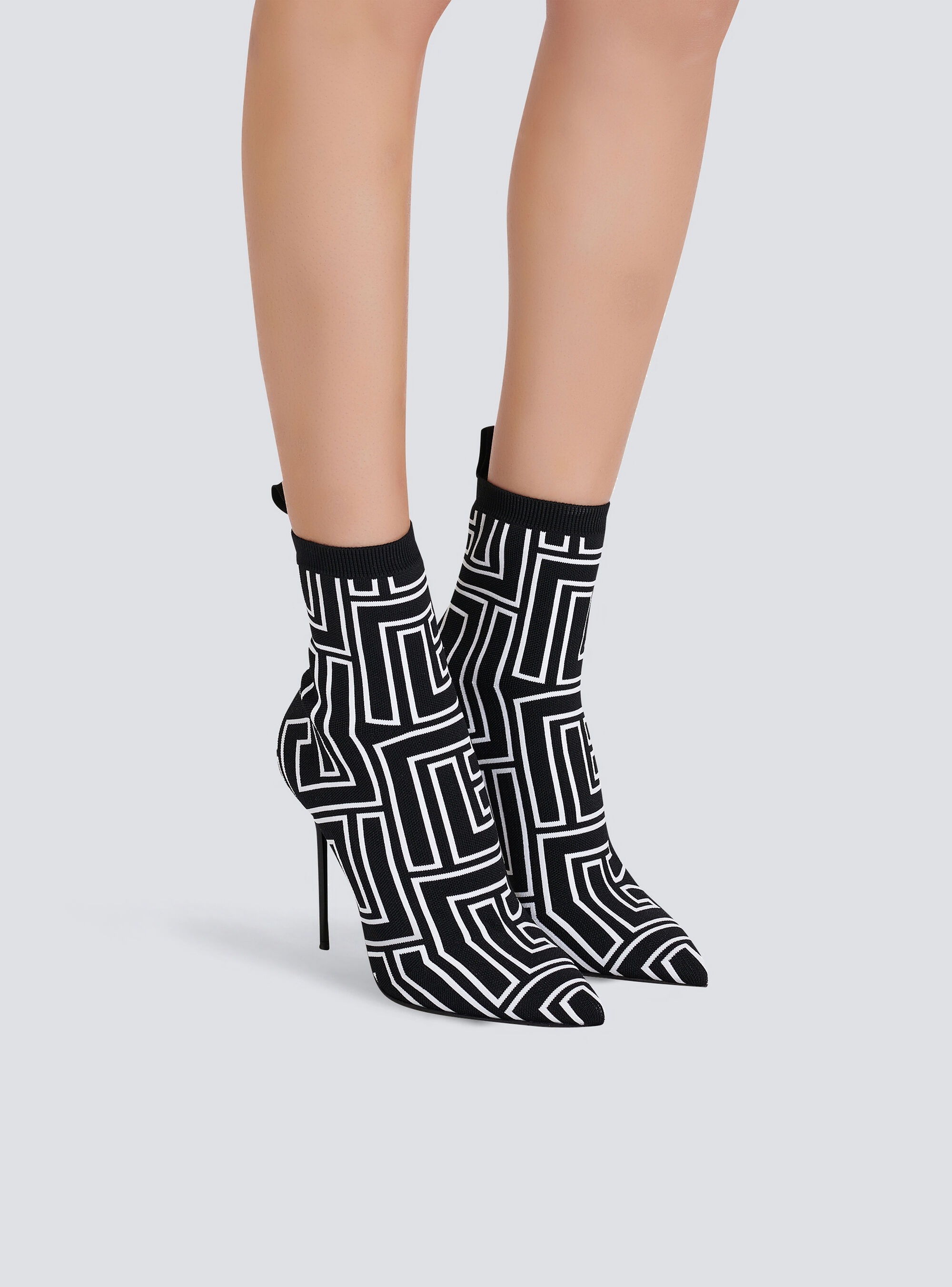 Bicolor stretch knit Skye ankle boots with Balmain monogram - 7