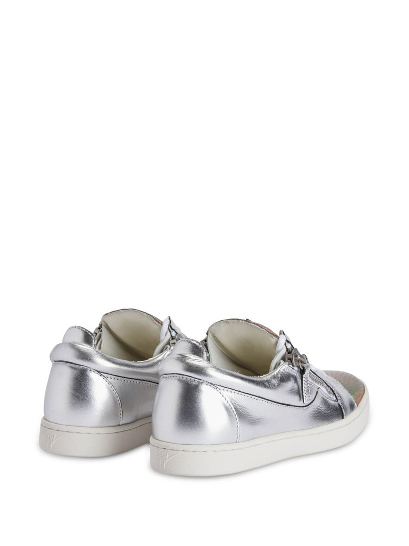 Nicki sneakers 3