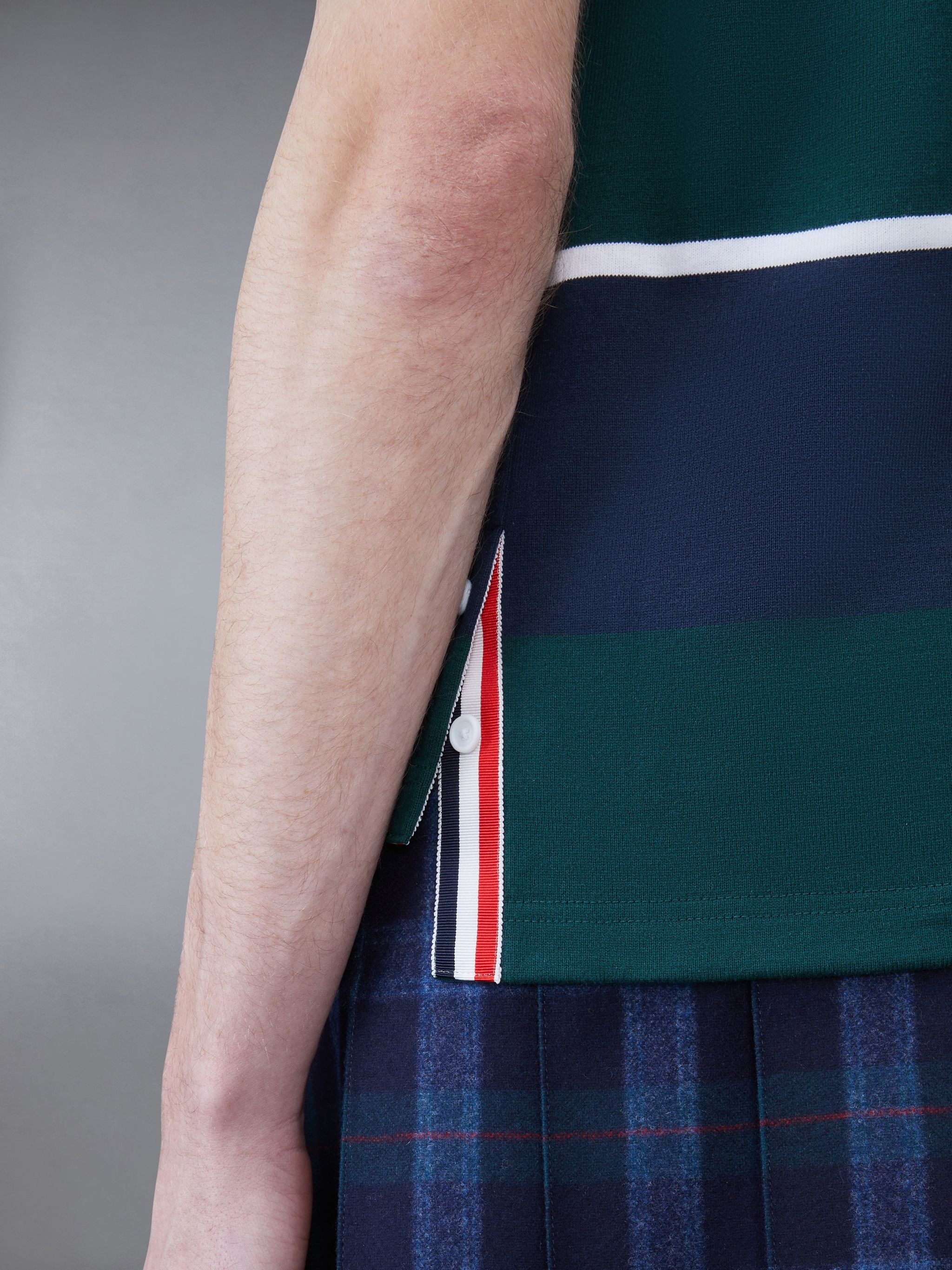 Rugby Stripe 4-Bar V-neck Tee - 5