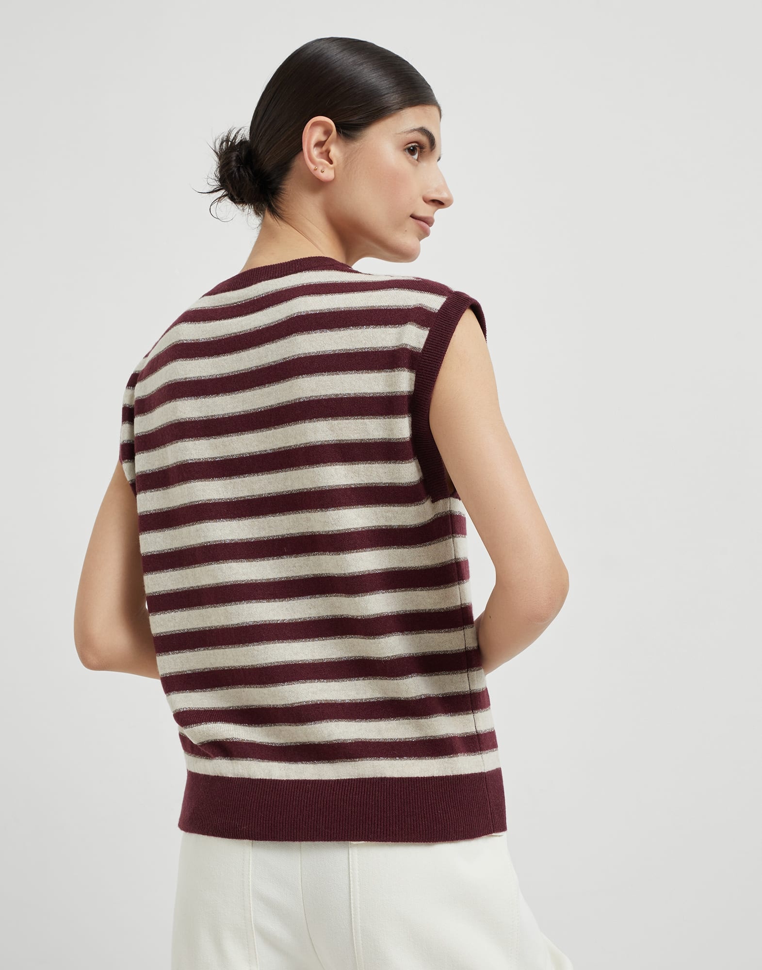 Cashmere sweater vest with sparkling stripes - 2