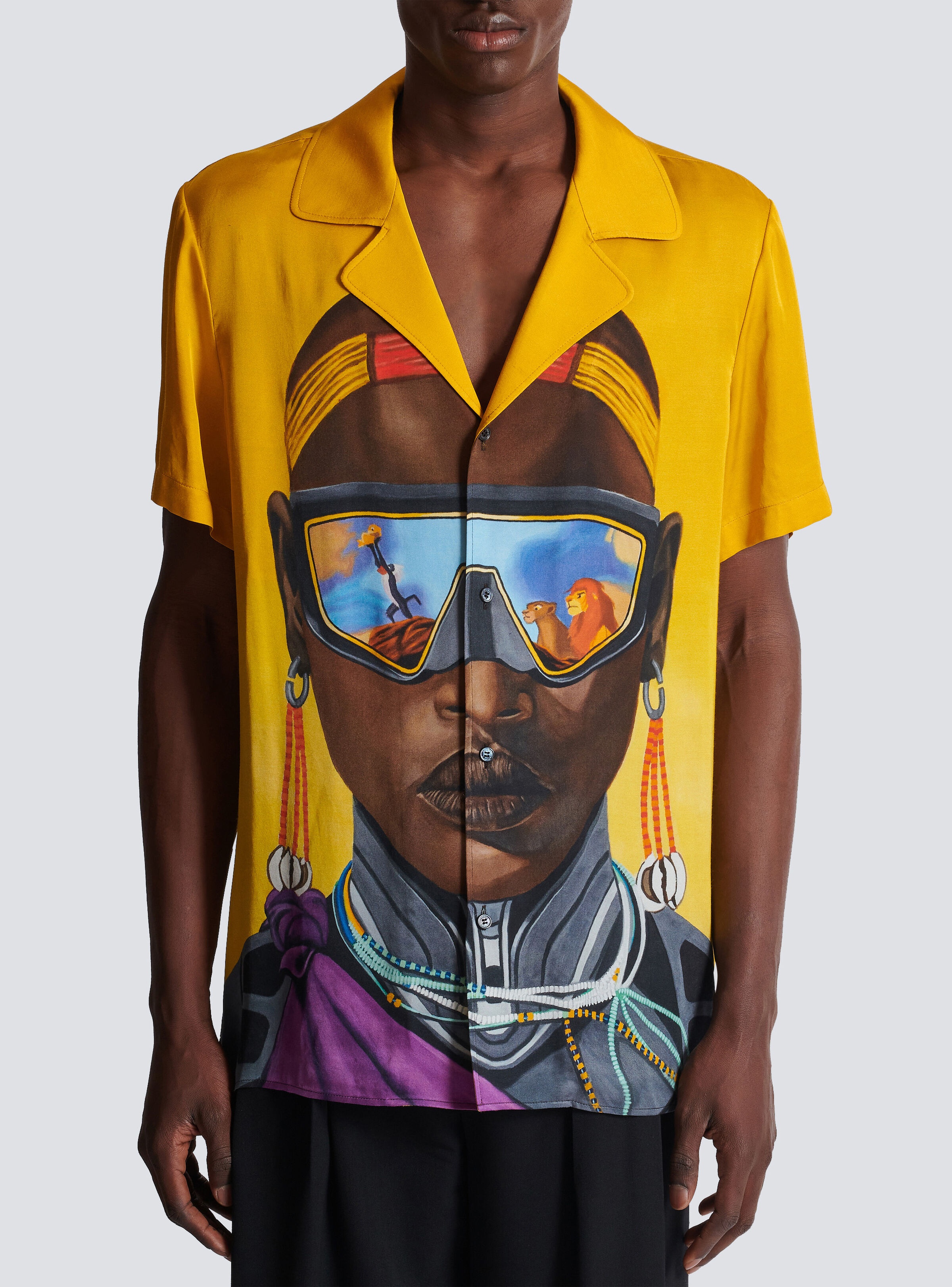 Disney x Balmain: The Lion King - Satin pyjama shirt with Nika Mtwana print - 5