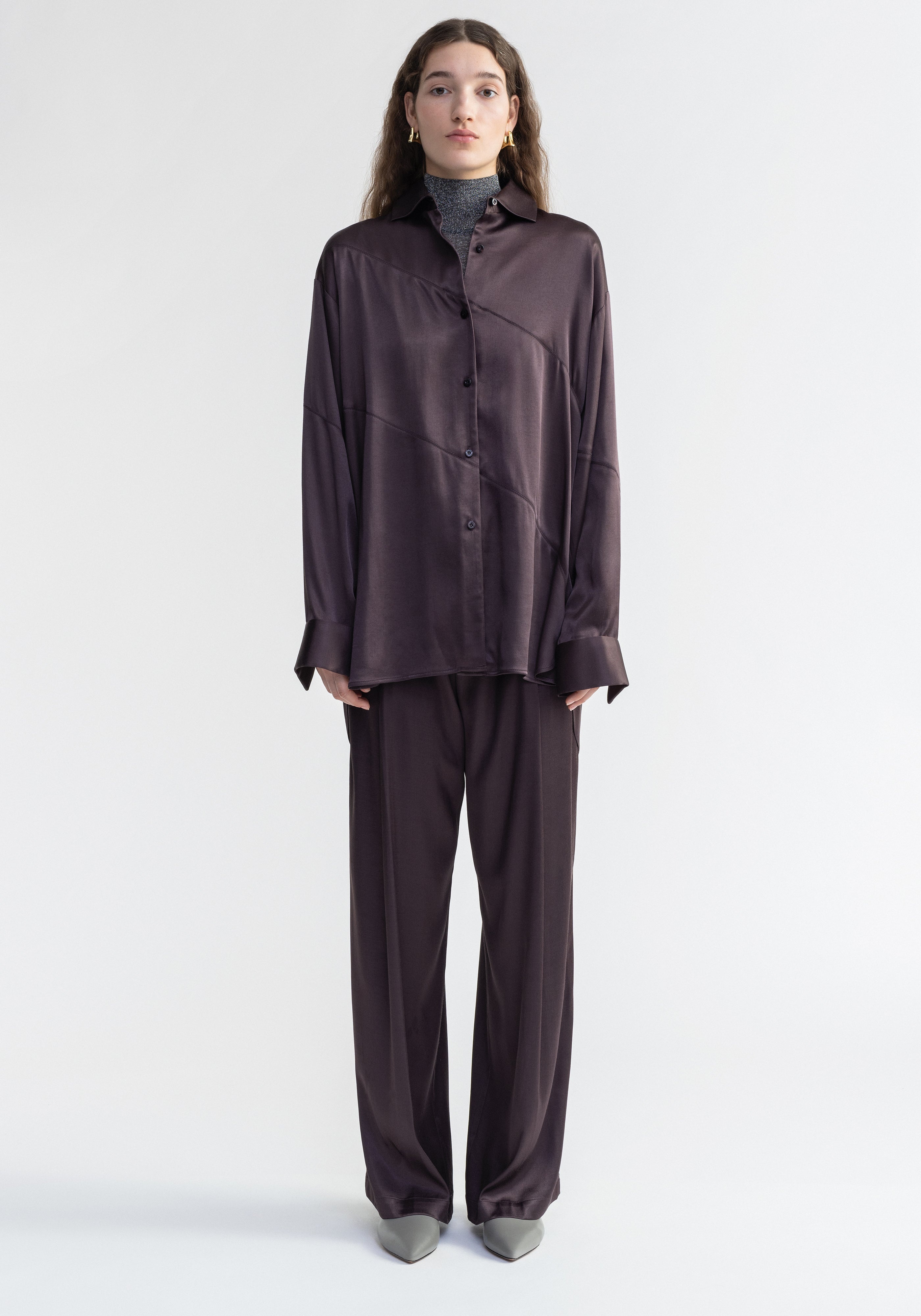 ABIGAIL
Oversized satin shirt - 2