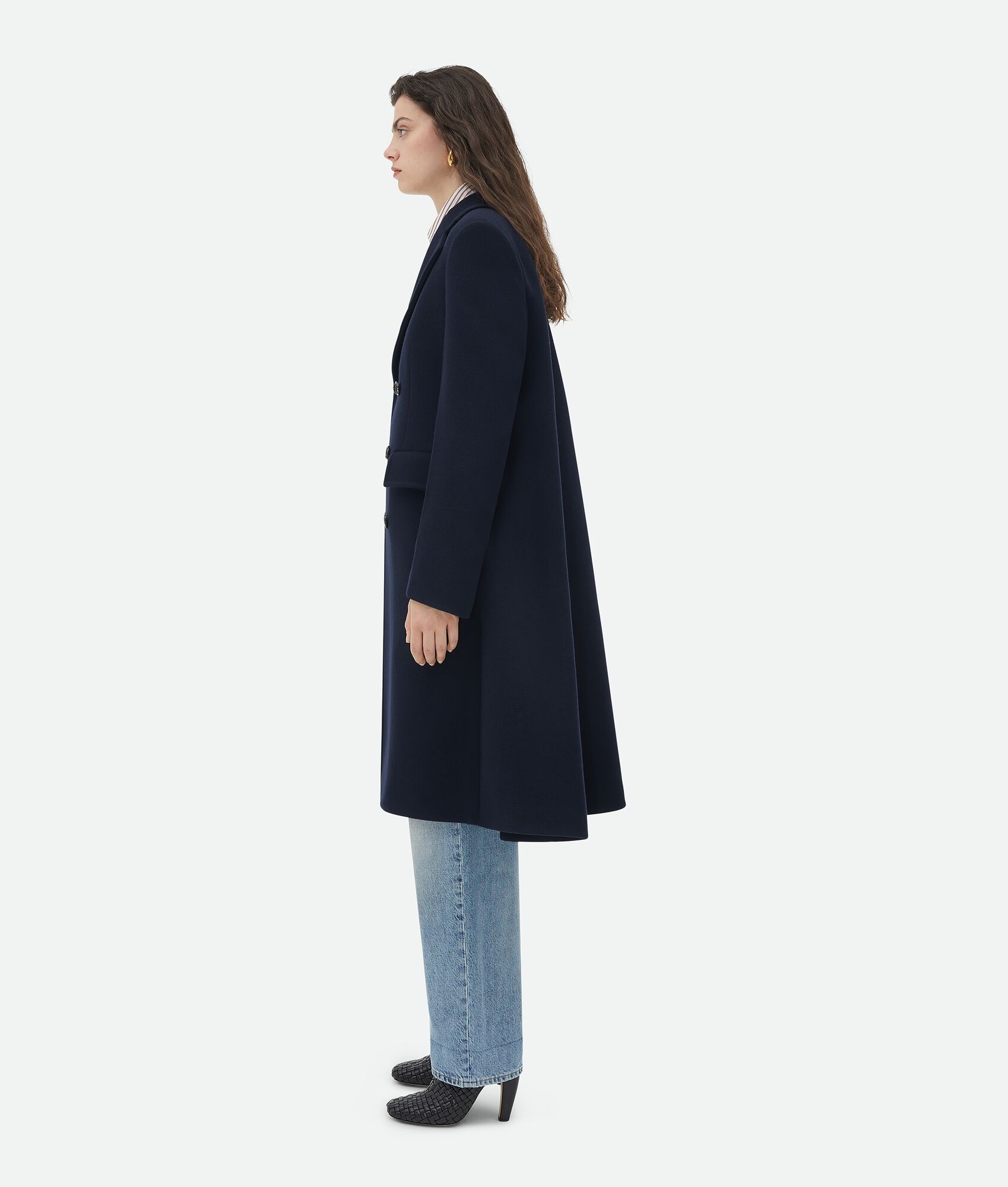 ポンチョ・ケープ BOTTEGA VENETA WOOL CAPE WITH NAPPA TRIMS BOTTEGA VENETA - Soft Wool Twill Cape W/ Check Lining