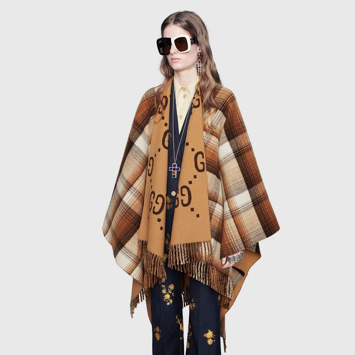 Reversible GG wool cape - 9