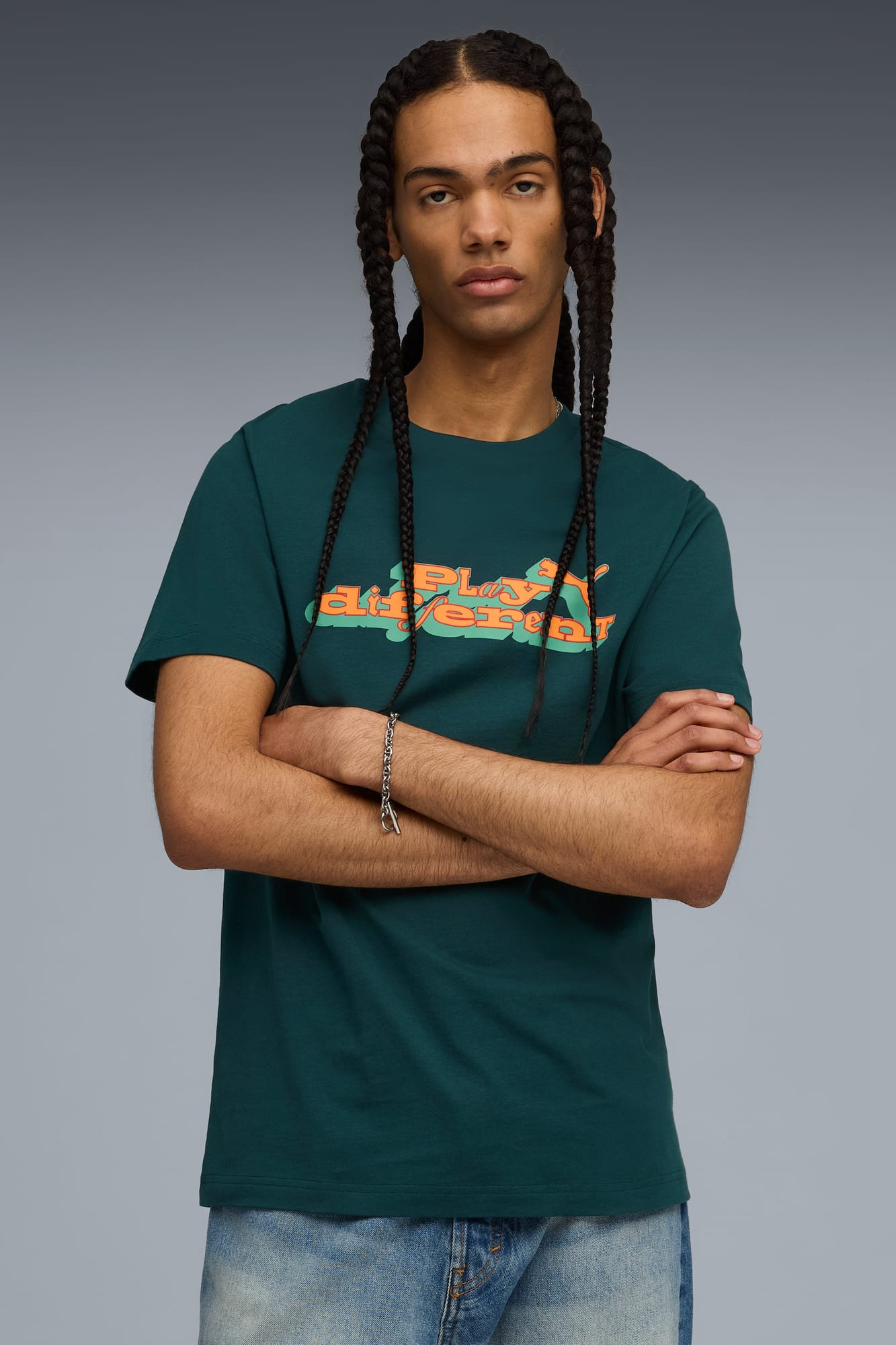 GRAPHIC Play Different Tee Men - 3