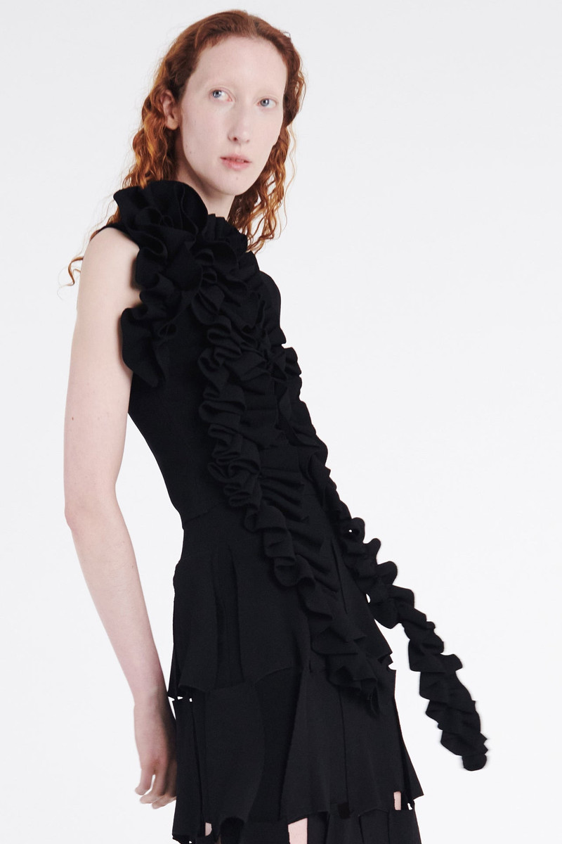 KNITTED FITTED TOP WITH RUFFLE BLACK 4