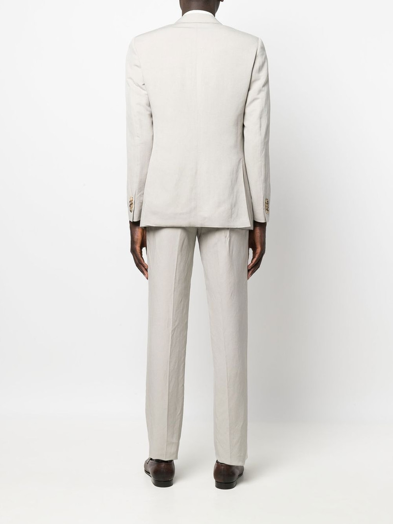 single-breasted two-piece suit 4