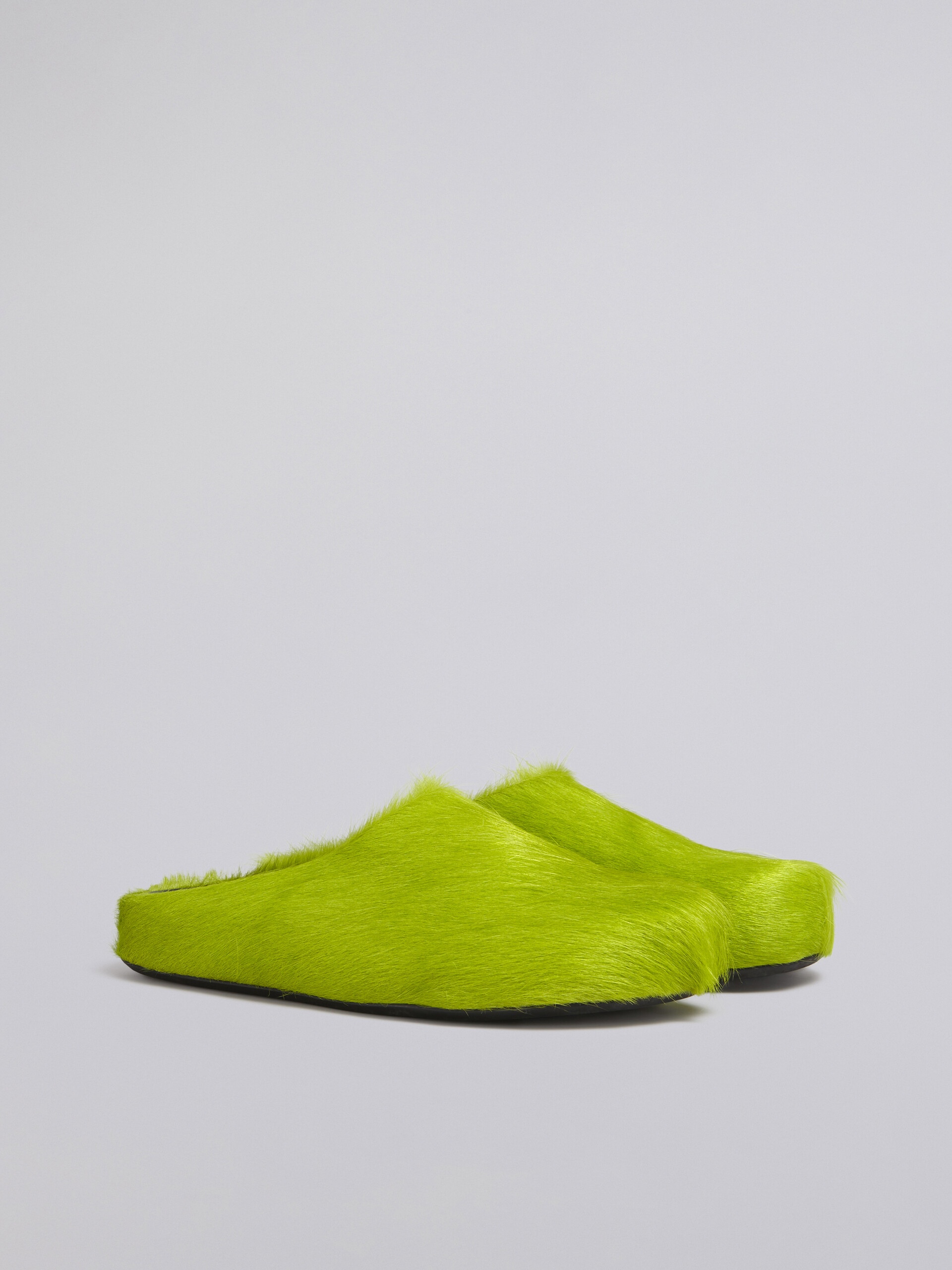 GREEN LONG HAIR CALFSKIN FUSSBETT SABOT - 2