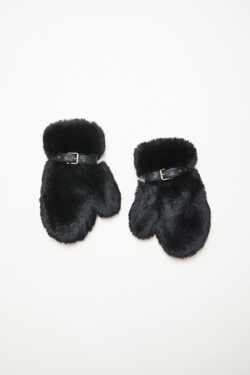 Fluffy buckle mittens - Black 1