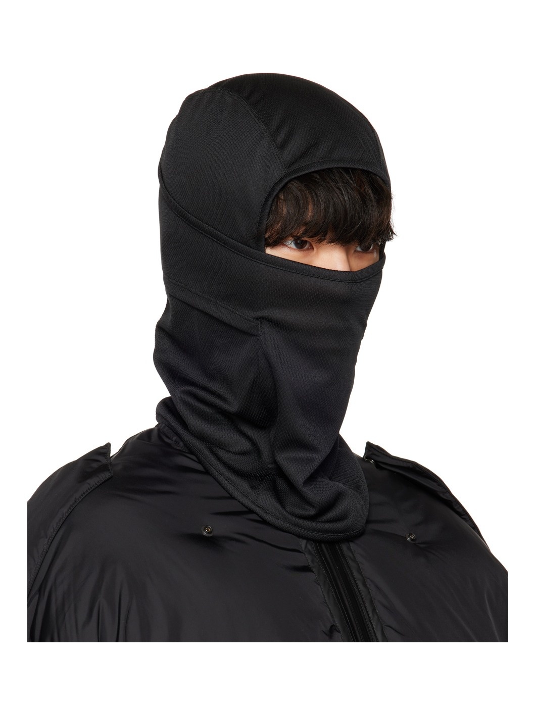897ACU11 Black Balaclava ユリウス　Julius 7 Julius Black Cutout Balaclava | ssense | REVERSIBLE