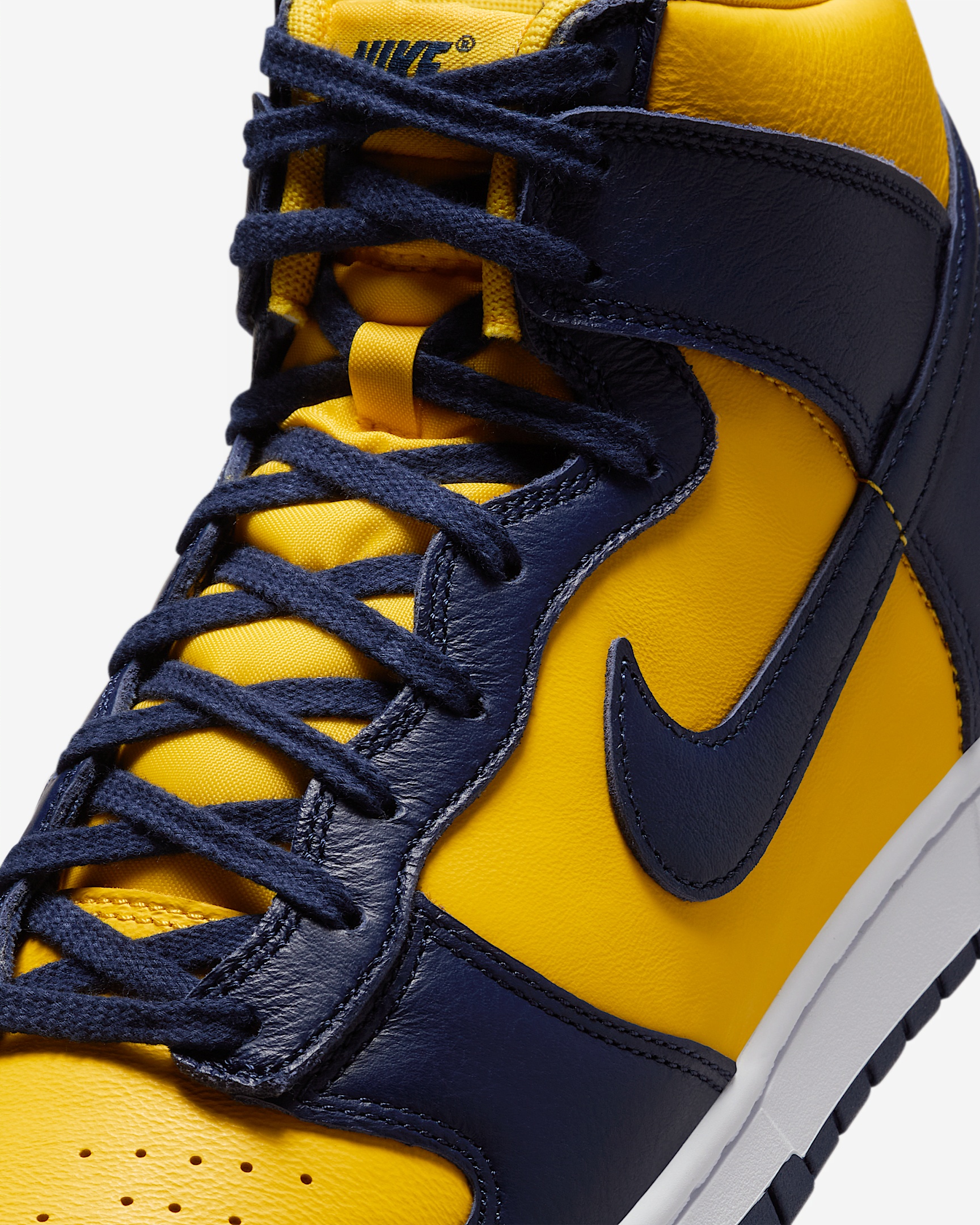 NIB Nike Dunk High Retro Men’s - Size 11.5 Amazon.com | High Retro Chlorophyll Dunk by Nike | Shoes main image 4