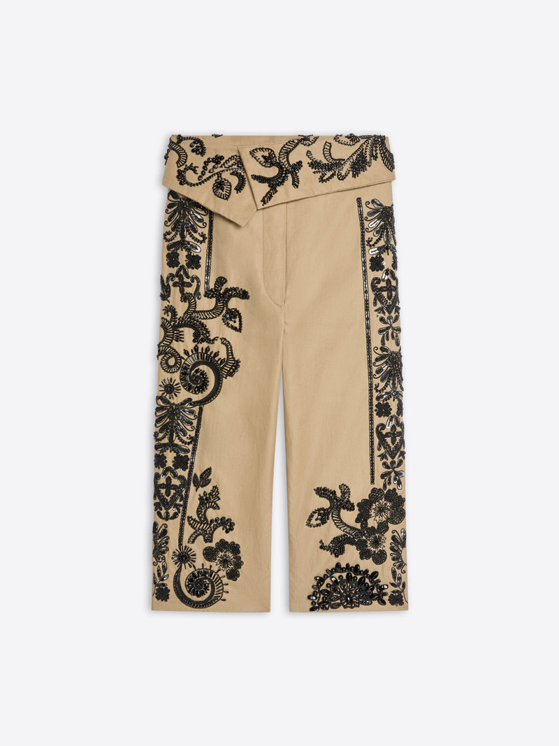 EMBROIDERED CAPRI PANTS 1