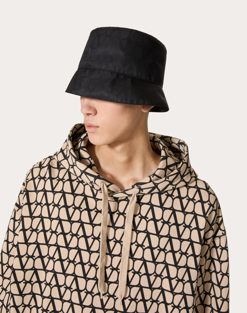 TOILE ICONOGRAPHE REVERSIBLE NYLON BUCKET HAT WITH CLUTCH 5