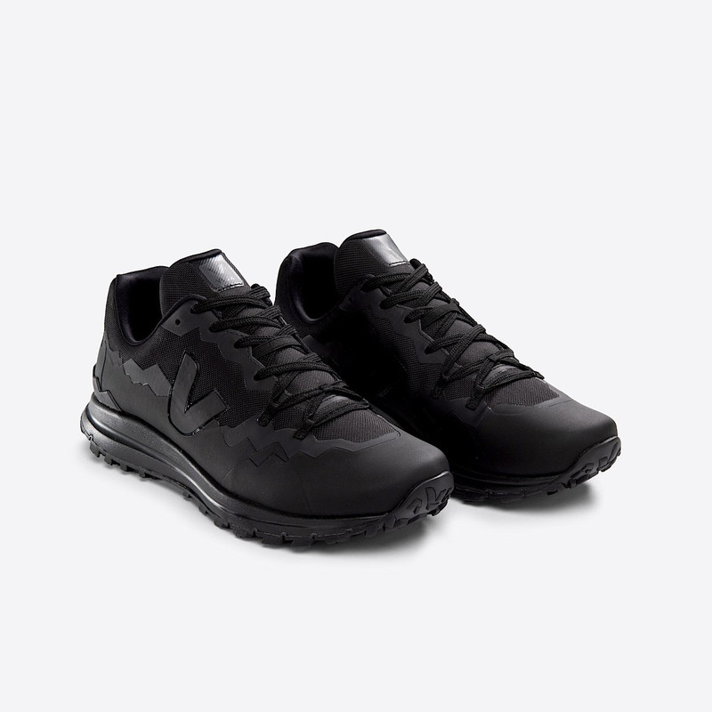 VEJA FITZ ROY TREK-SHELL FULL BLACK outlook