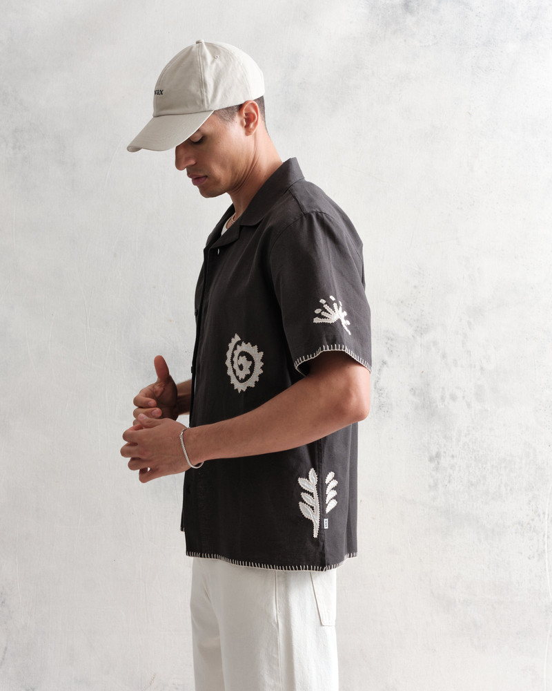 Wax London Didcot - Black Doodle Applique Short-Sleeve Shirt outlook