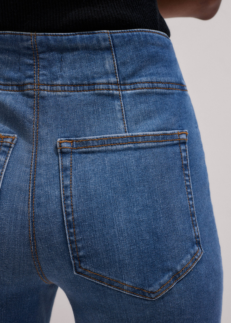Kick Flare Travel Jean 7