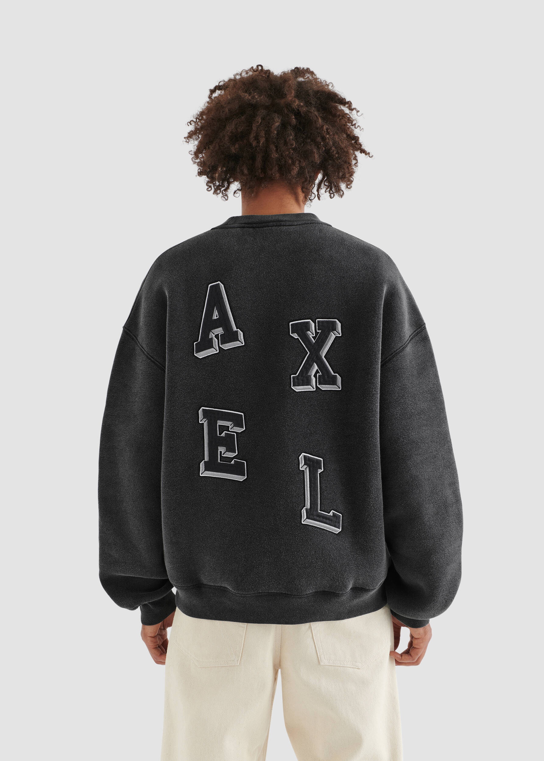 Typo Embroidered Sweatshirt - 3