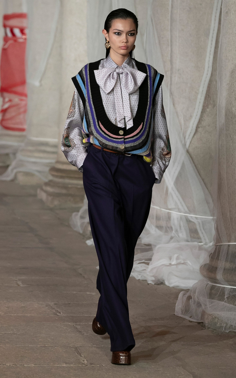 Etro Silk Papillon blue outlook