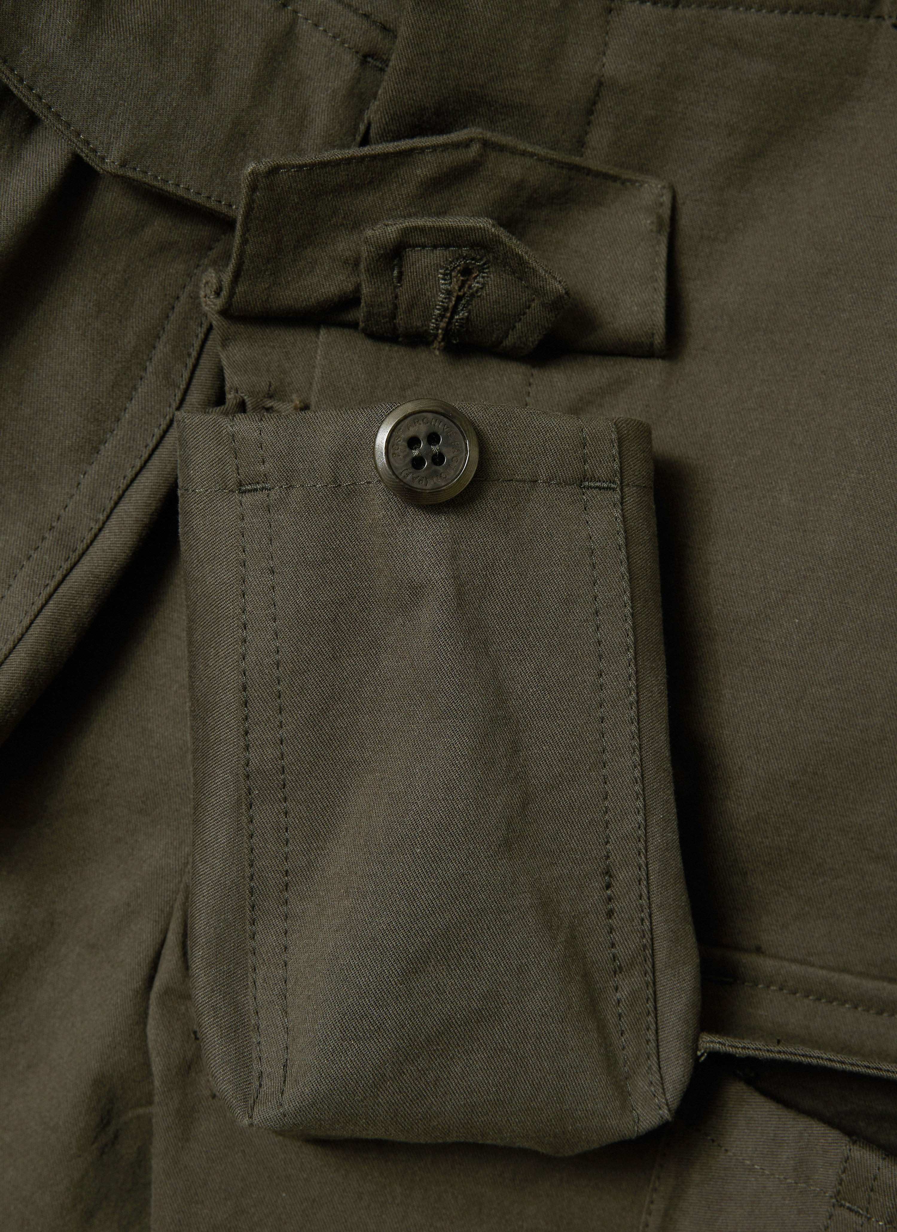 MAG PANTS
( - 7
