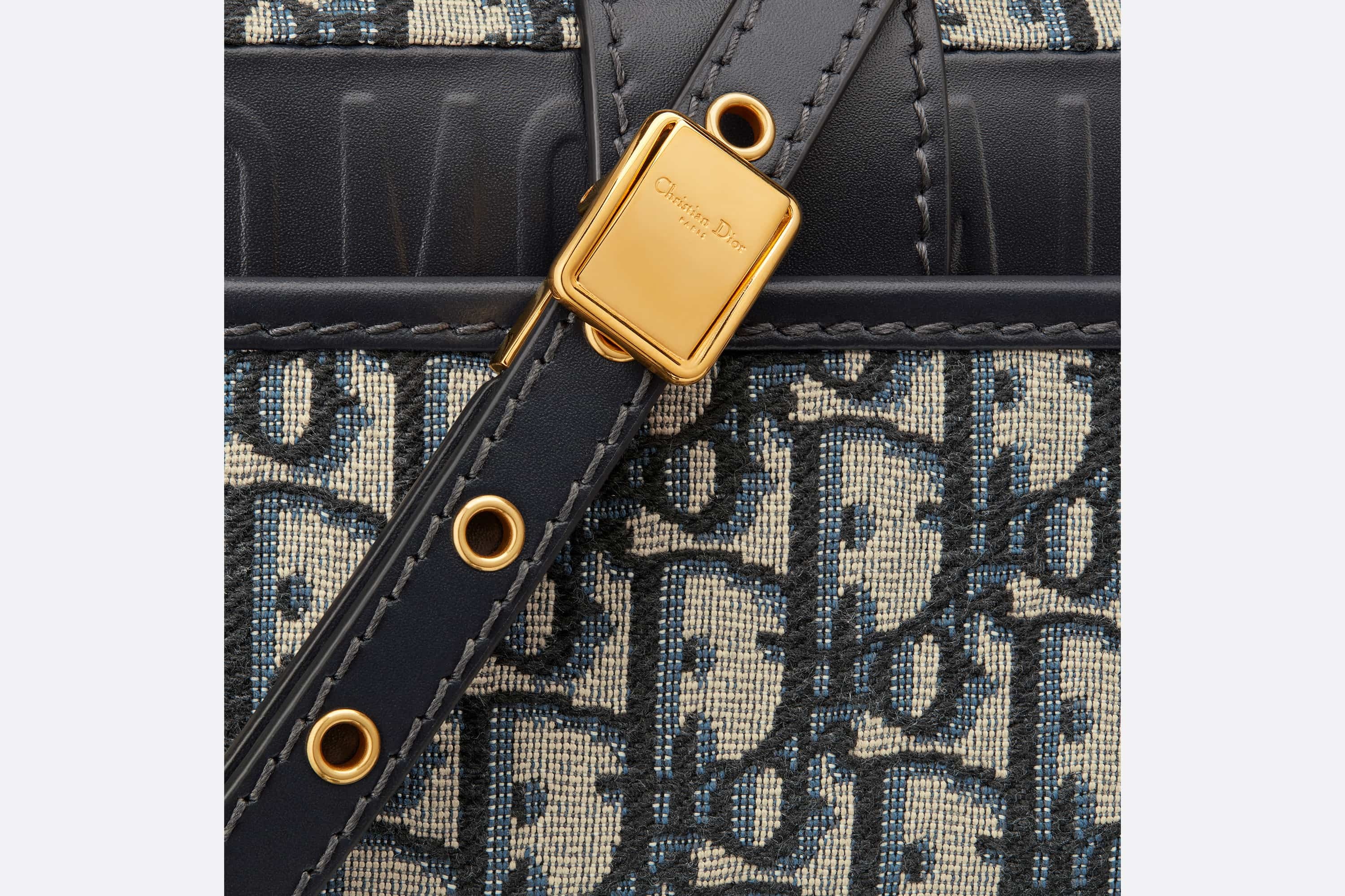 ☆Dior☆入手困難☆エレガント 30MONTAIGNE AVENUEクラッチBAG First Look At Dior's New 30 Montaigne Avenue Bag - A&E Magazine