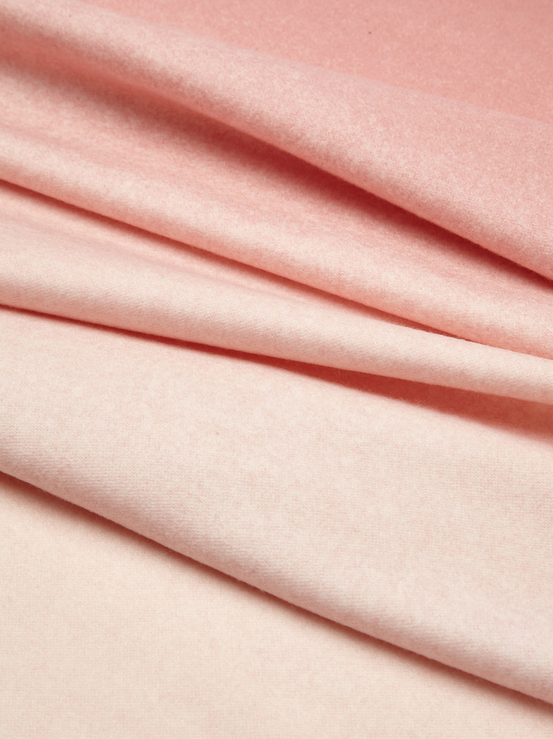 FERRAGAMO Nuanced cashmere scarf outlook