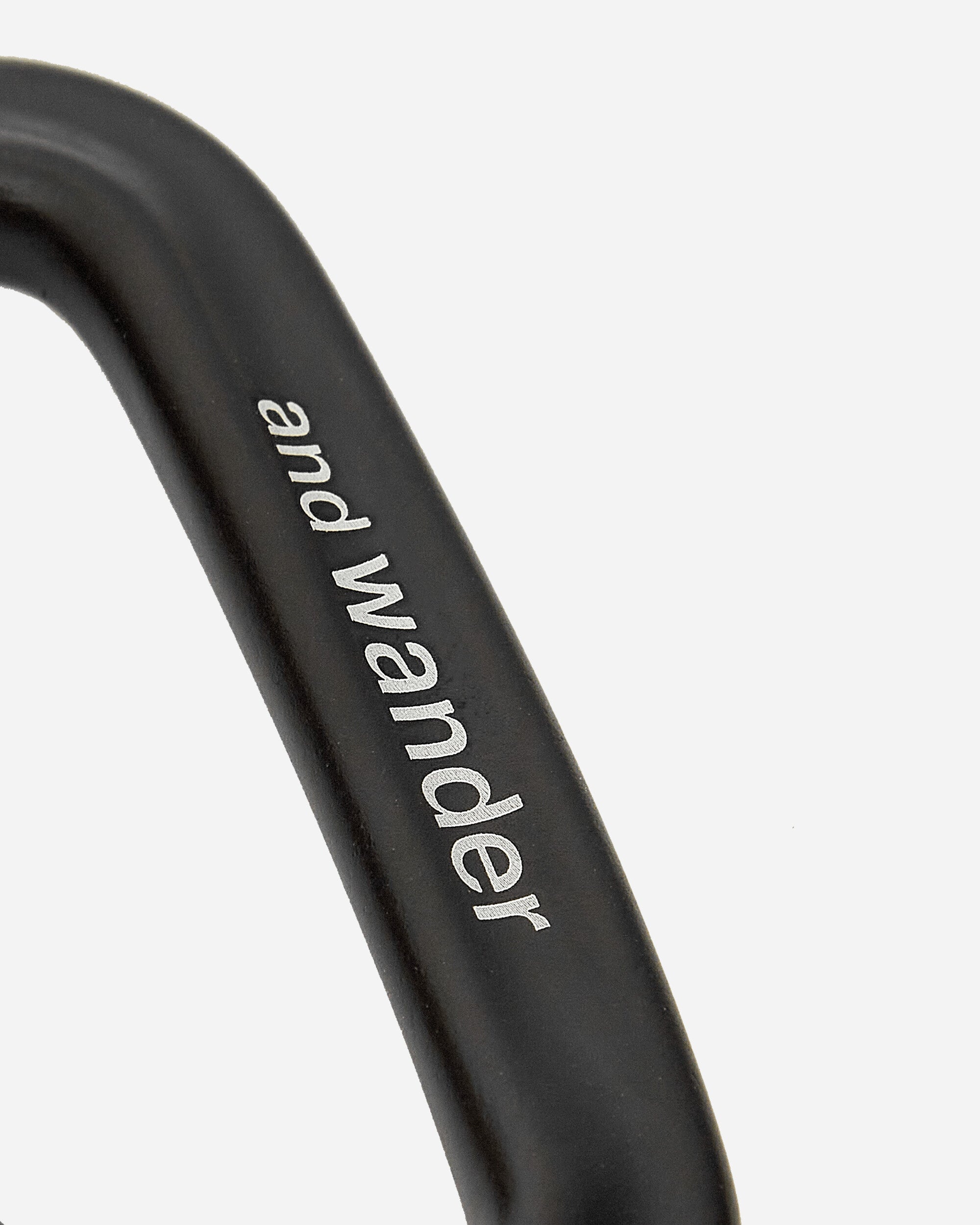 AND WANDER｜FASHION PROPS (Utility Carabiner - Black (57 and wander - Utility carabiner | HBX - Globally Curated