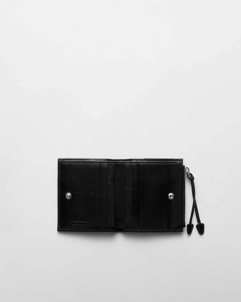 Prada Small leather wallet outlook