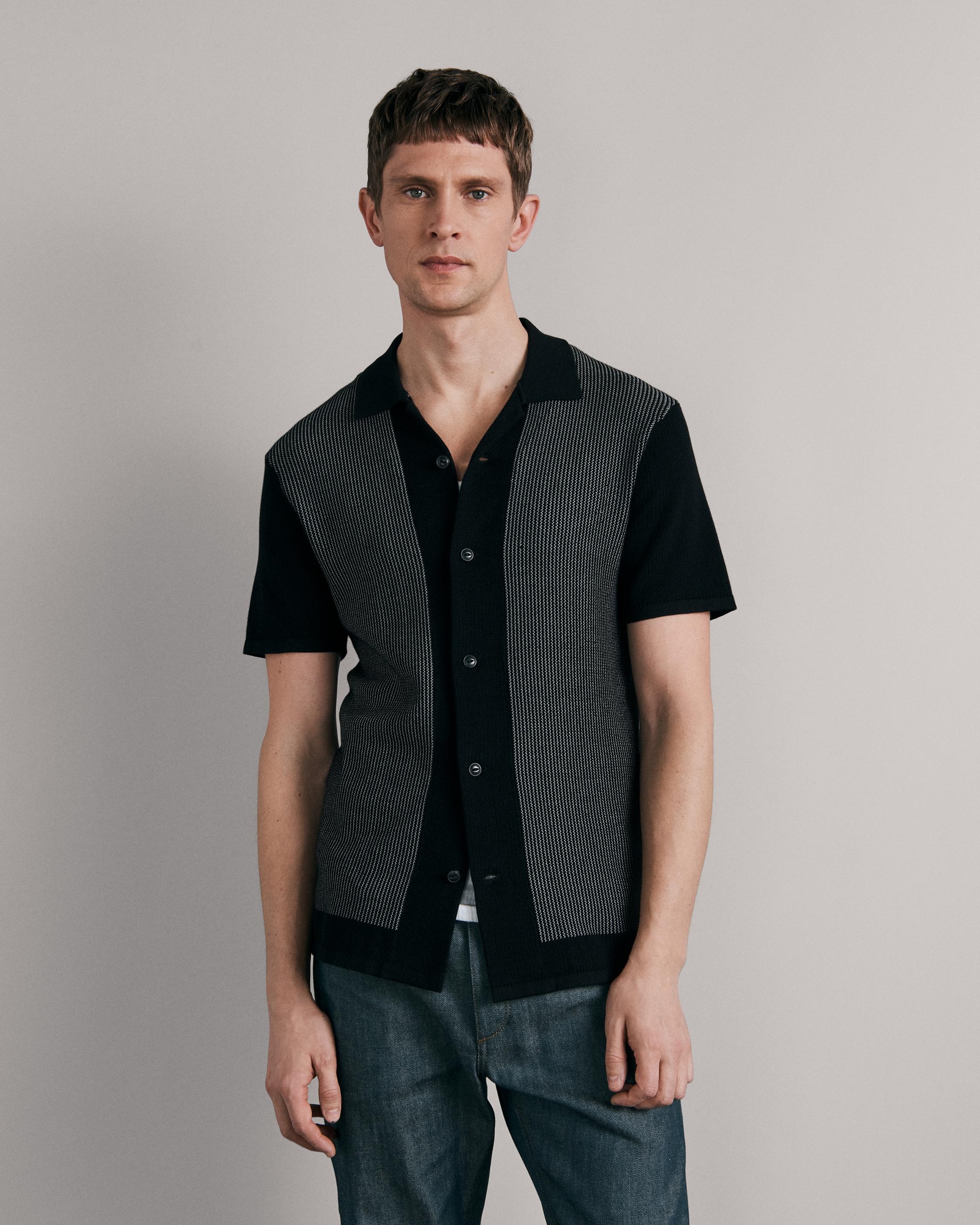 Harvey Cotton Knit Camp Shirt
Classic Fit Button Down - 2