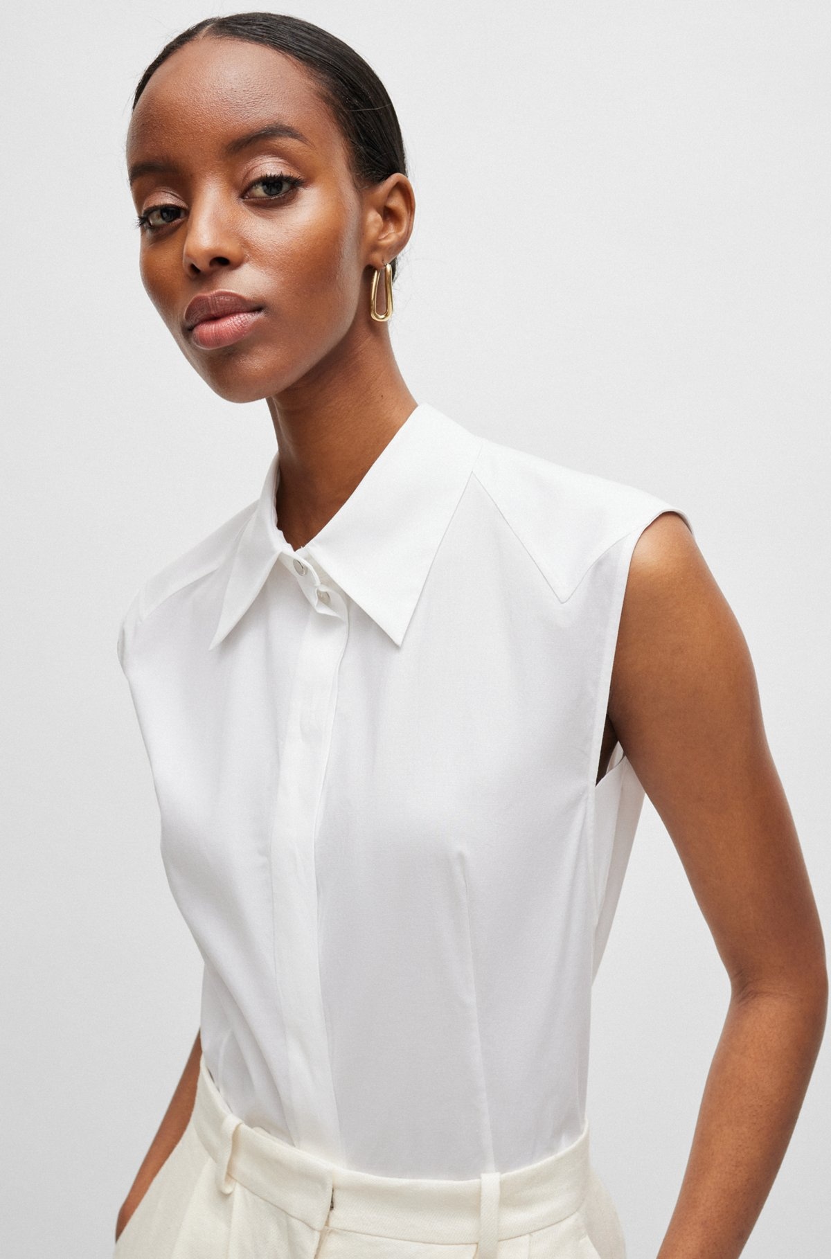 SLEEVELESS BLOUSE IN STRETCH-COTTON CANVAS - 4