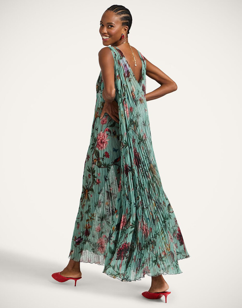 Twirling Long Dress 5