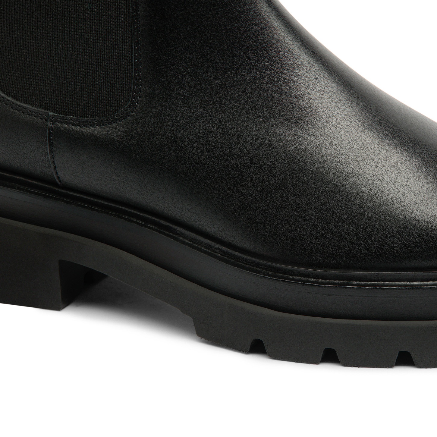 Women’s black leather Chelsea boot - 6
