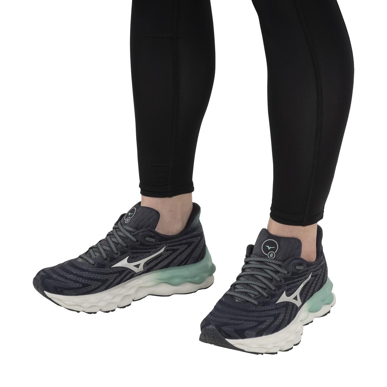 Women's Wave Sky 8 Running Shoe - 9