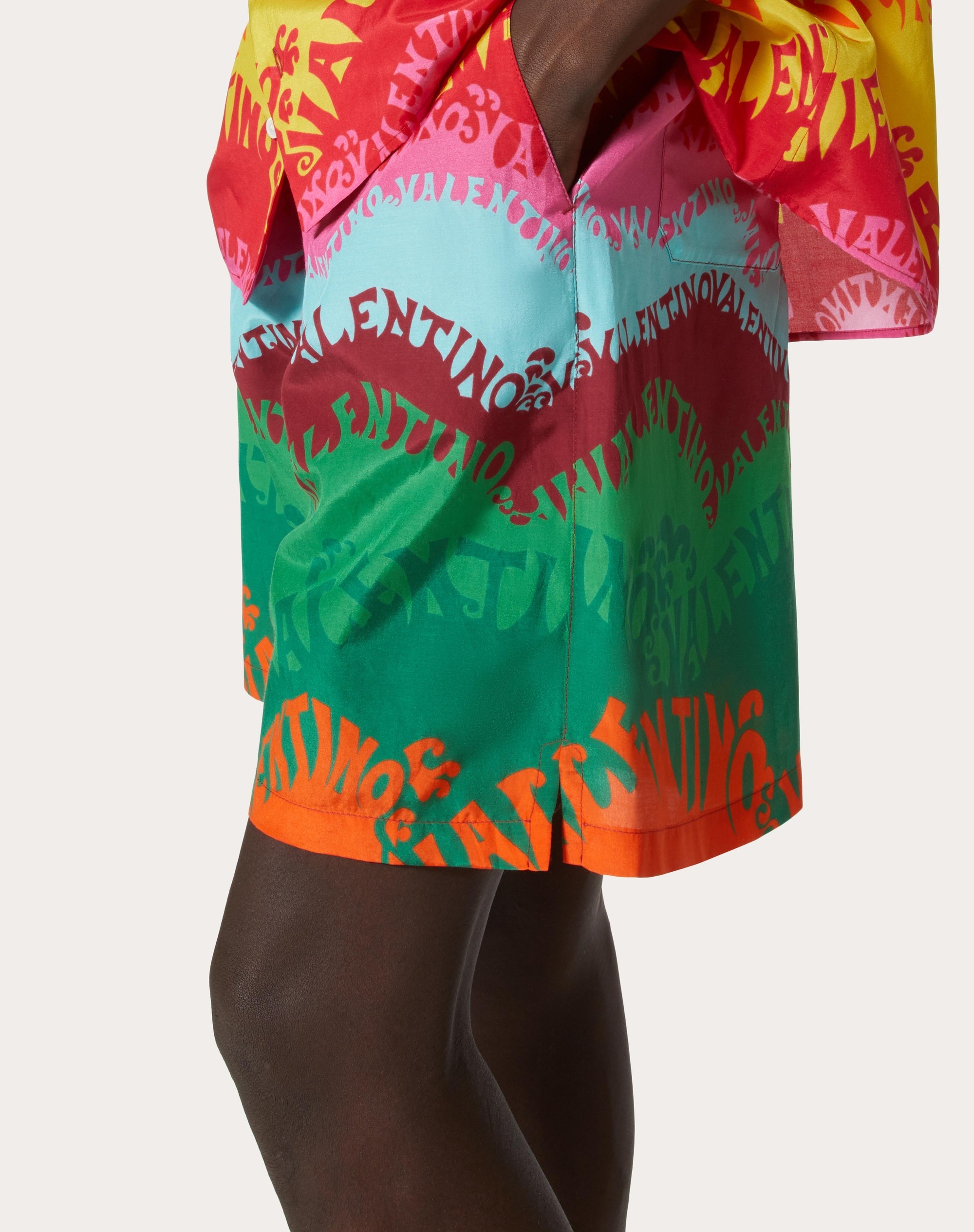 SILK AND COTTON BERMUDA SHORTS IN VALENTINO WAVES MULTICOLOR PRINT - 5