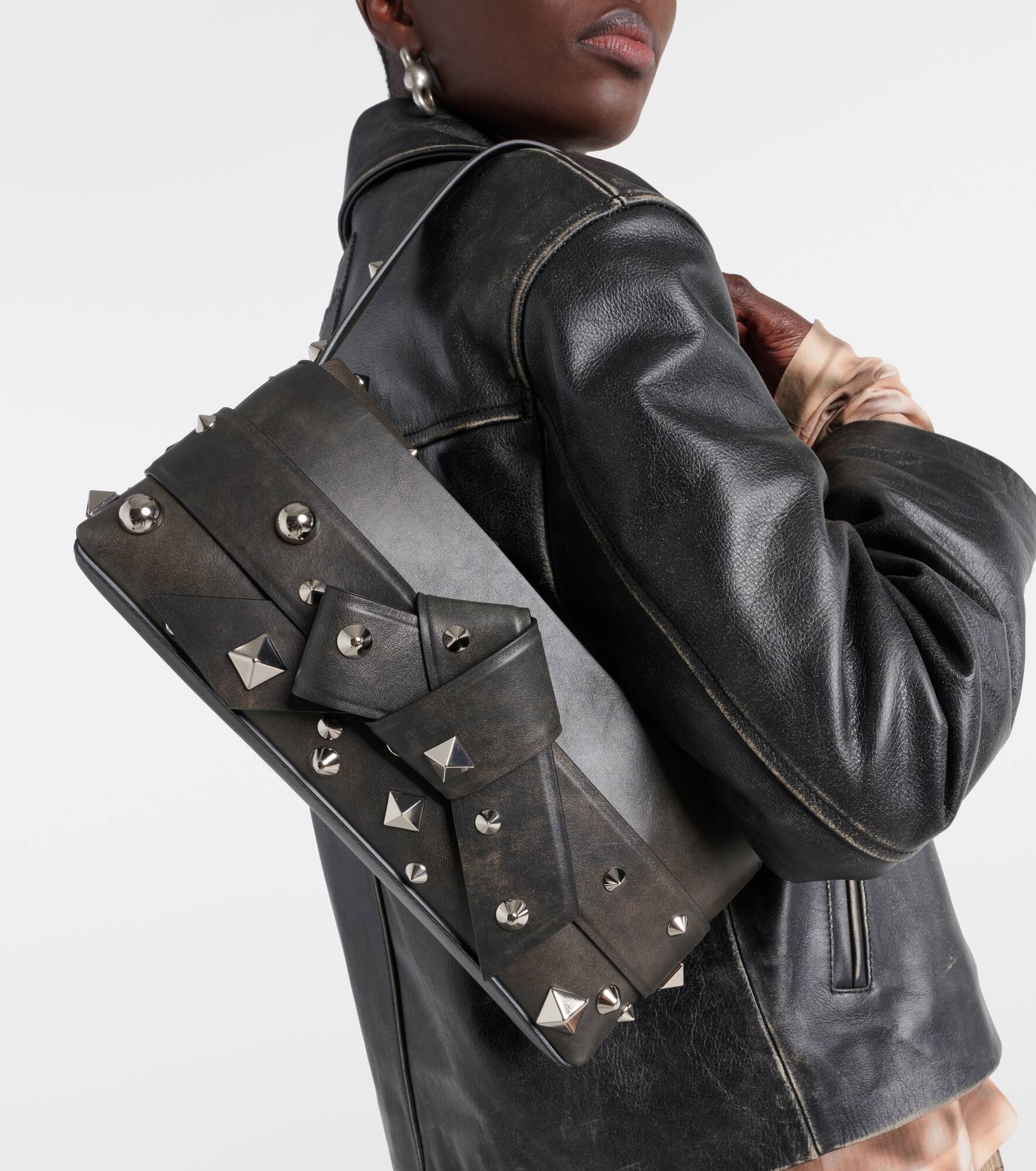 Musubi studded leather shoulder bag - 2