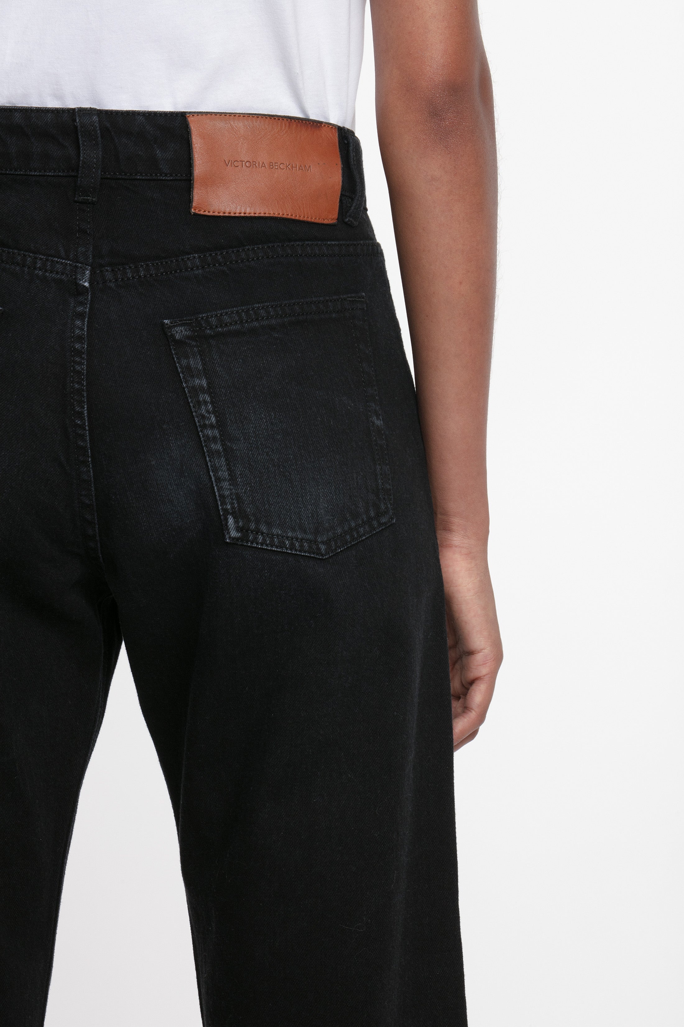 Exclusive Bernie Relaxed Jean In Washed Black - 6