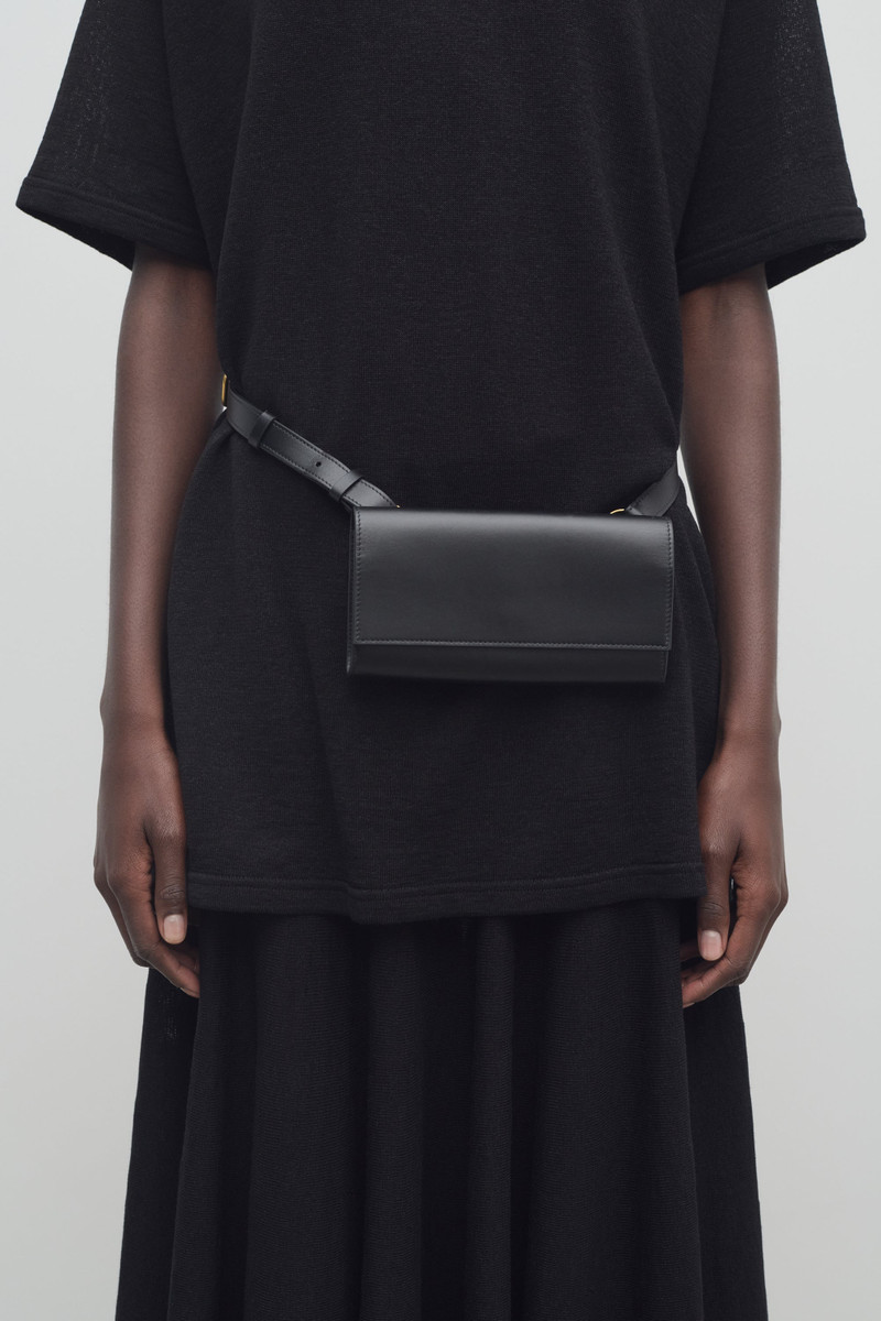 Belt Flap Bag in Leather 3